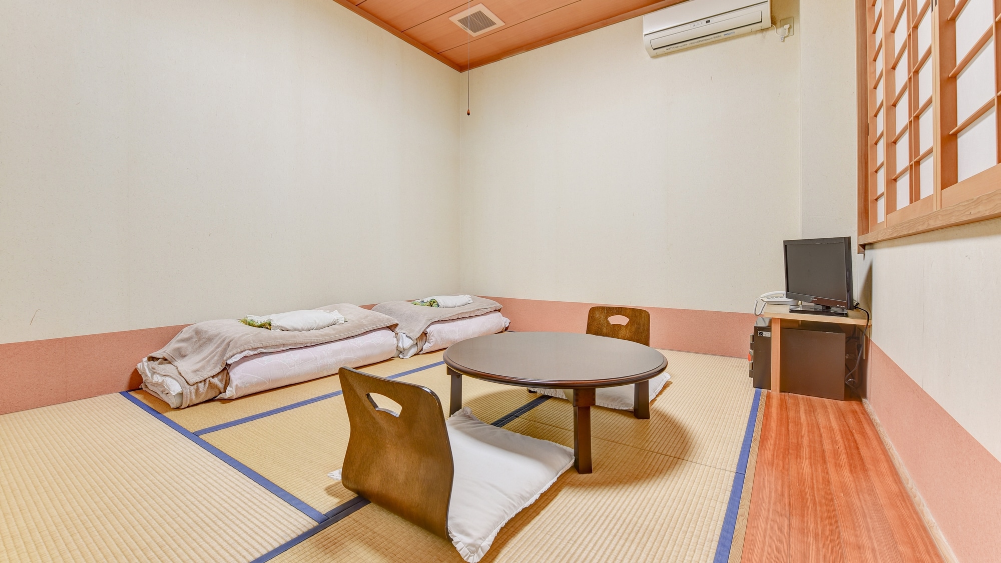 *日式房間6張榻榻米/在帶有淡淡榻榻米香味的房間裡享受輕鬆的假期。非常適合情侶和情侶入住！
