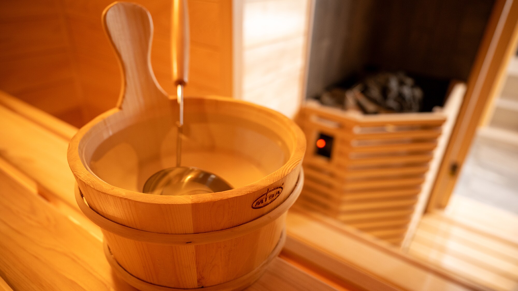 [Loyly sauna] "Self-loyly" using three types of aromatic water to relax with a pleasant aroma and steam