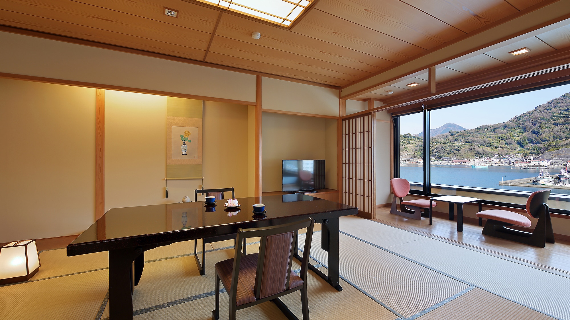 Japanese-style room with half open-air bath, 12 tatami mats, "Mi"