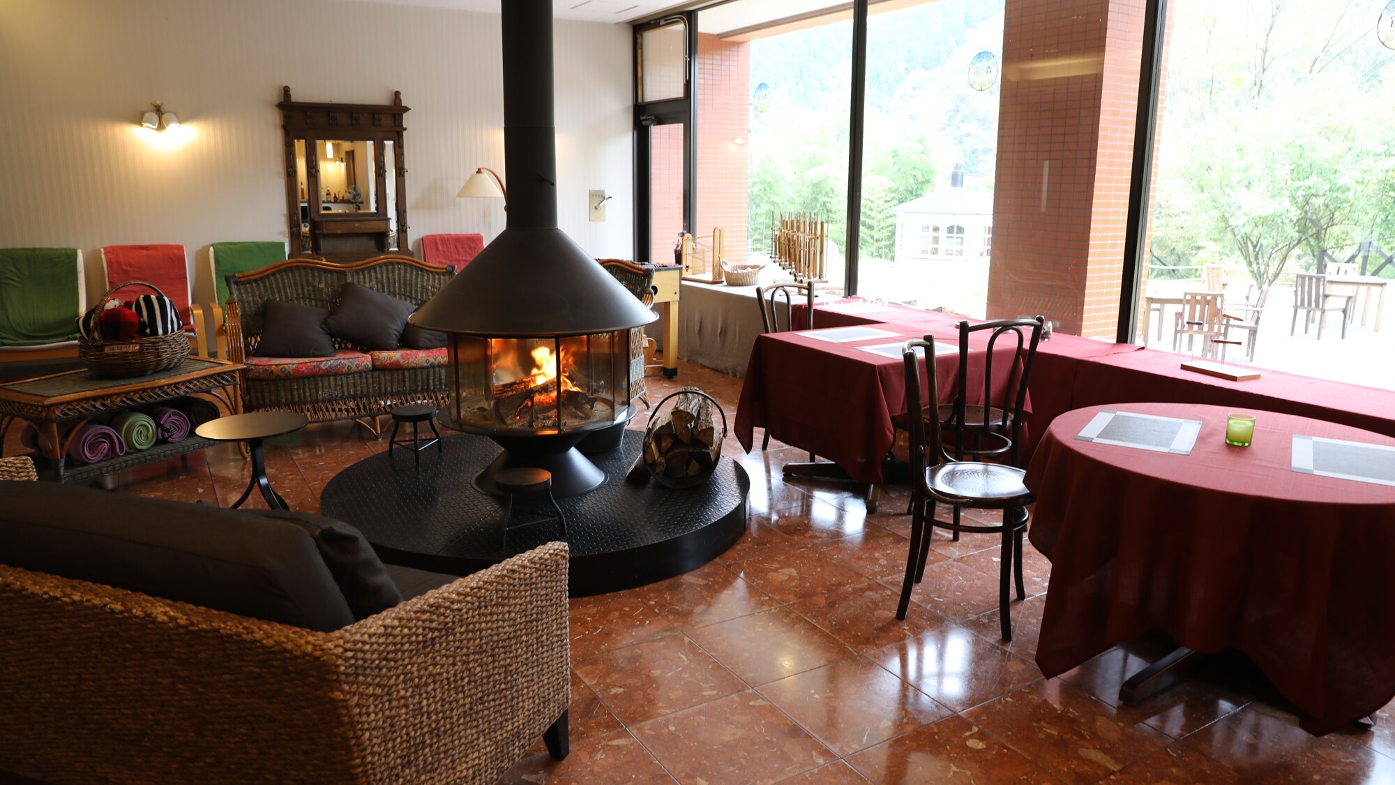 The light of the fireplace is soothing...