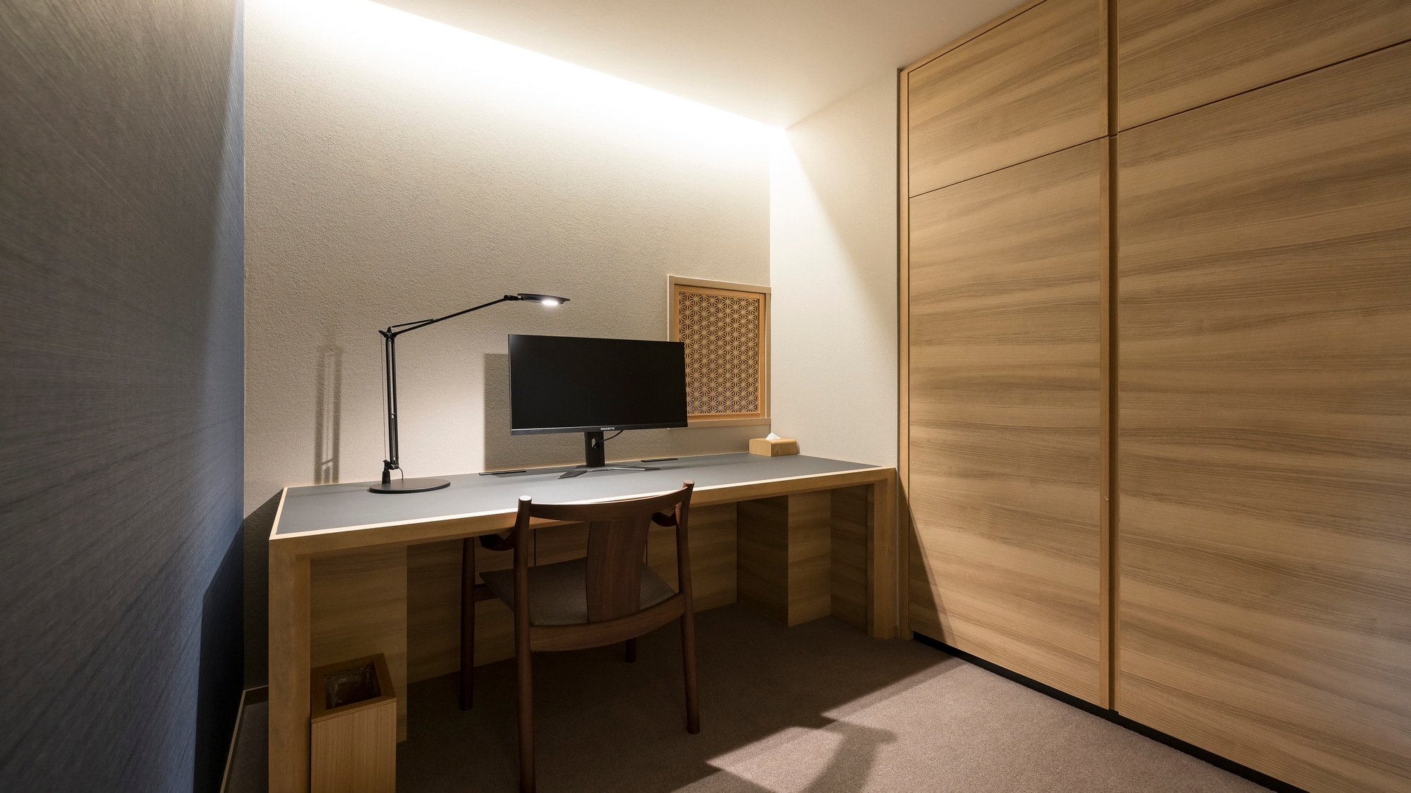 蝴蝶研究 2000x1125