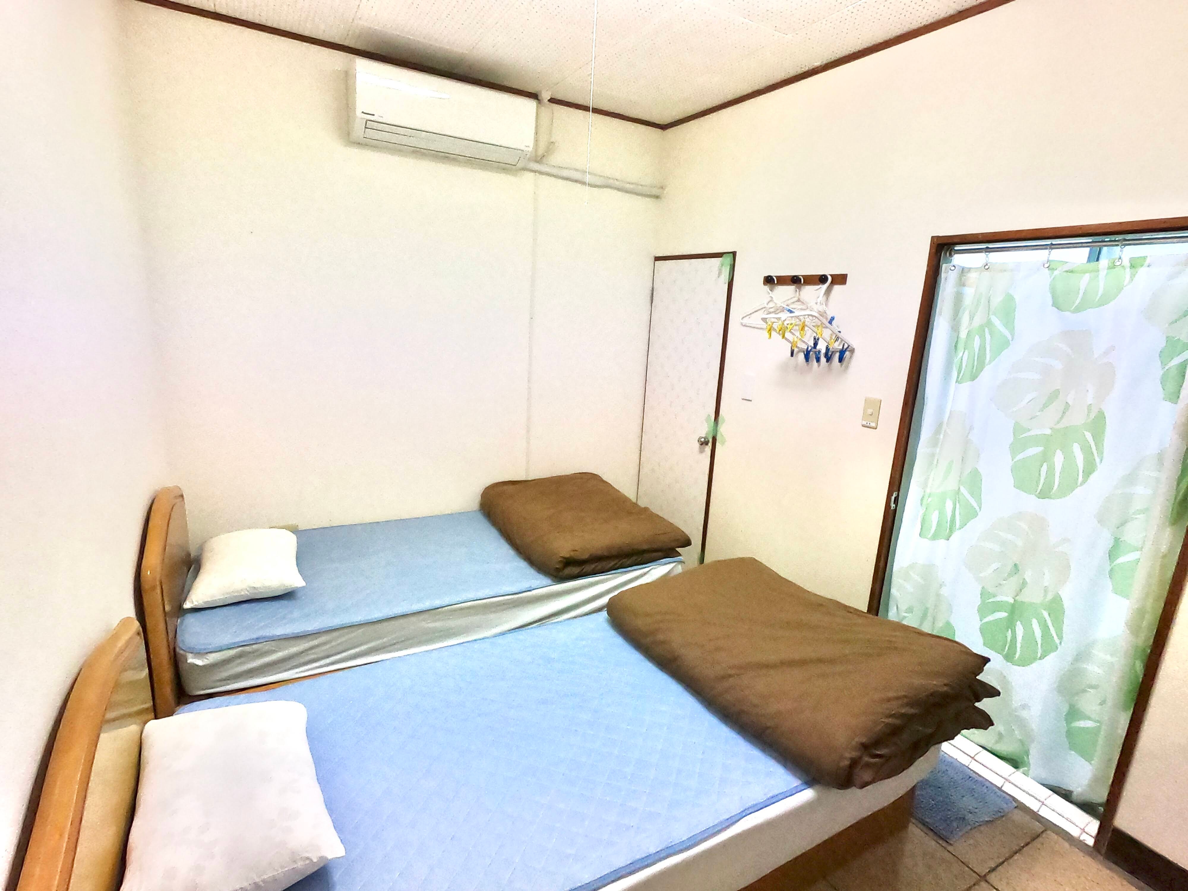 [Western room A with shower] 1 to 2 people can stay. Equipped with air conditioner, TV and hairdryer.