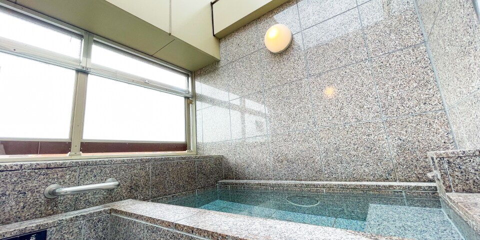 Men's Bath 2
