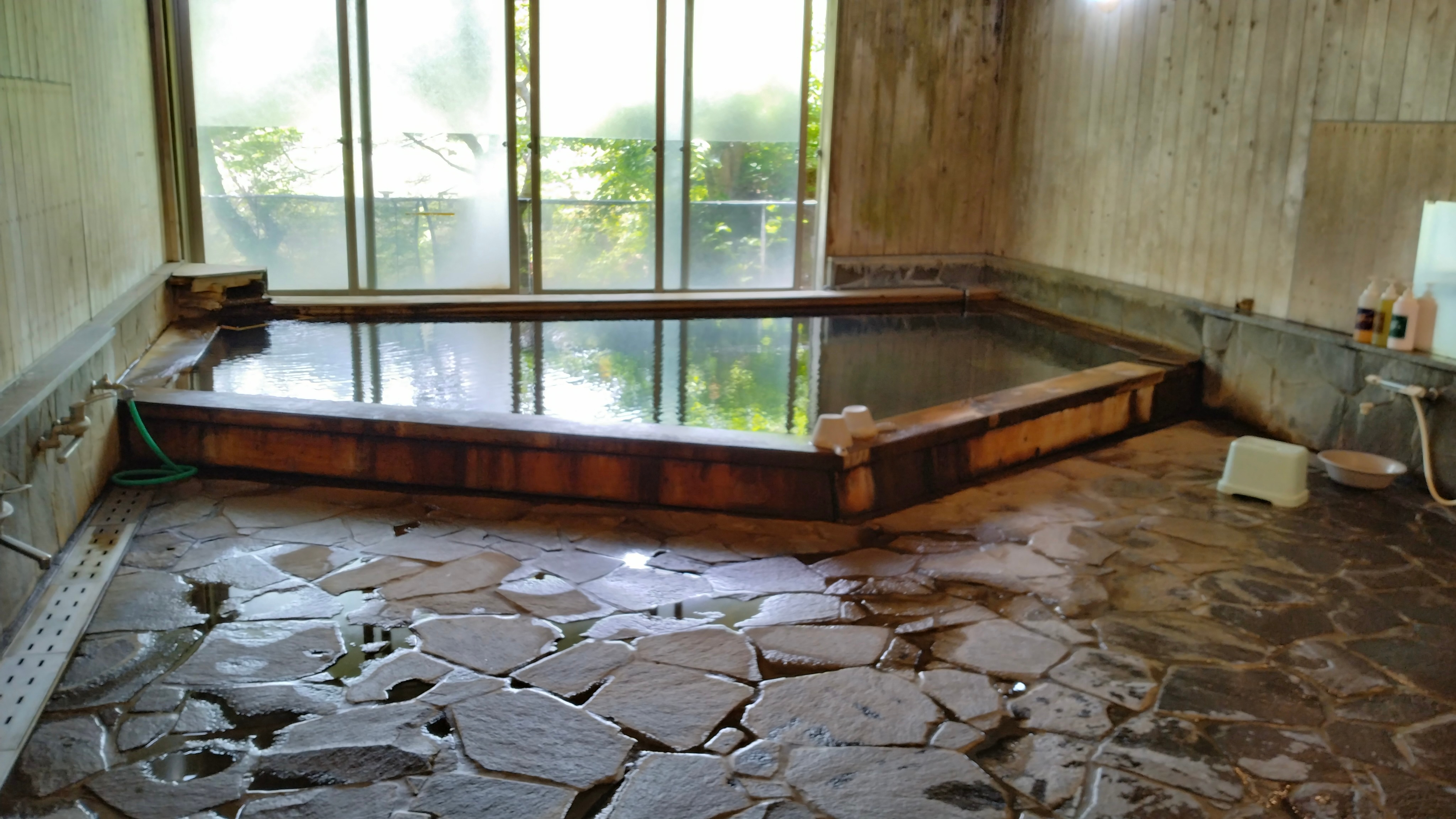 Large public bath "Momiji no Yu"