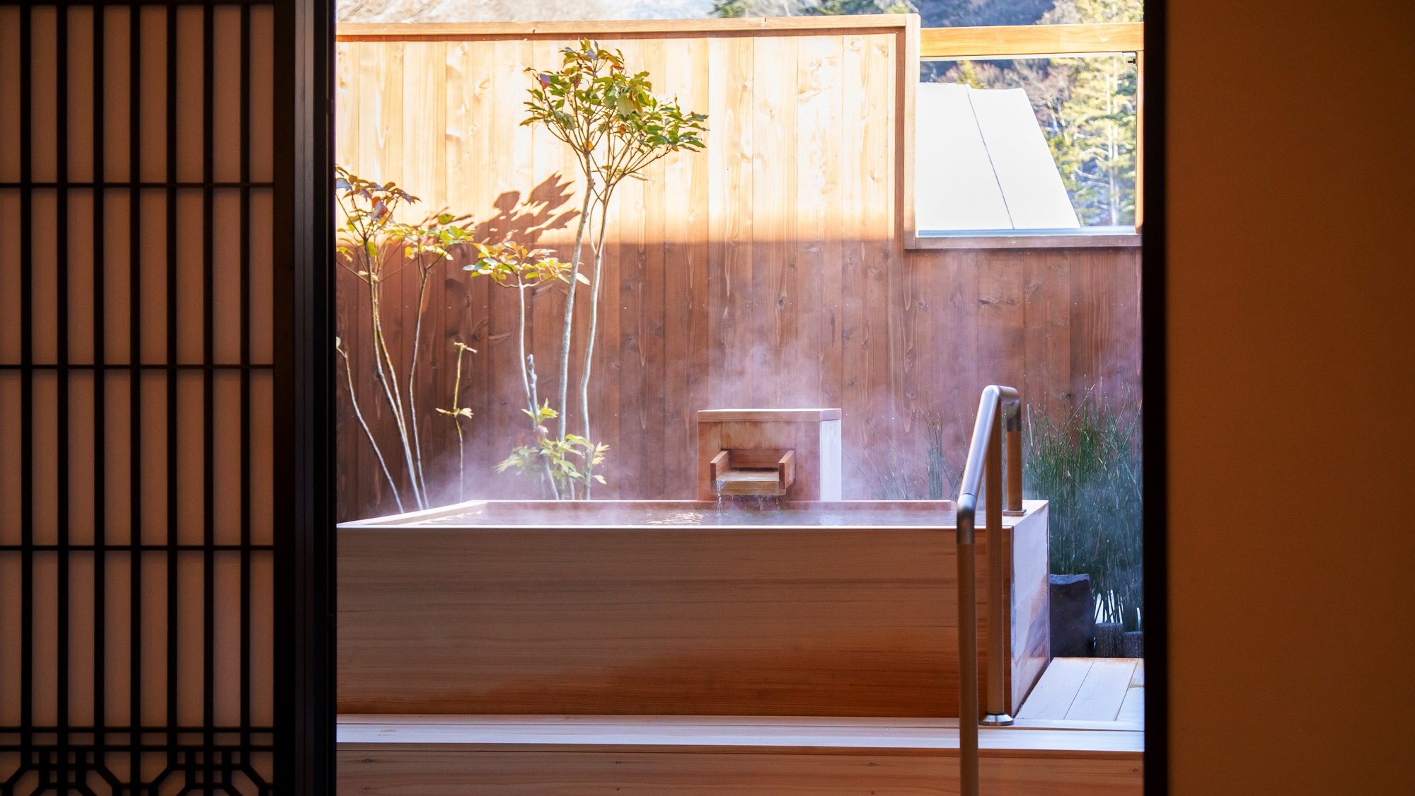 Guest room with Miyama-tei and open-air bath ◆ The finest room that will make your luxury holiday come true