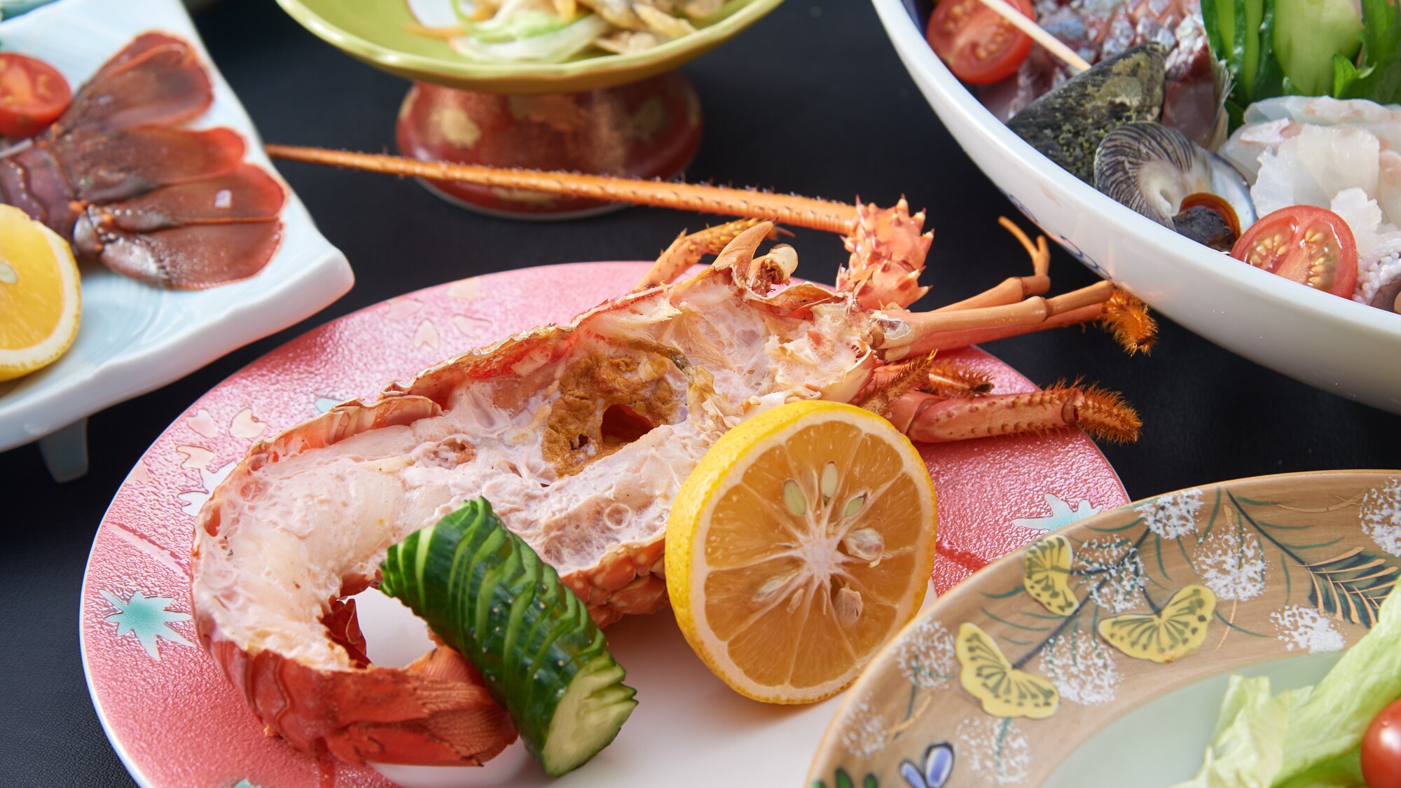 [Grilled spiny lobster with salt]