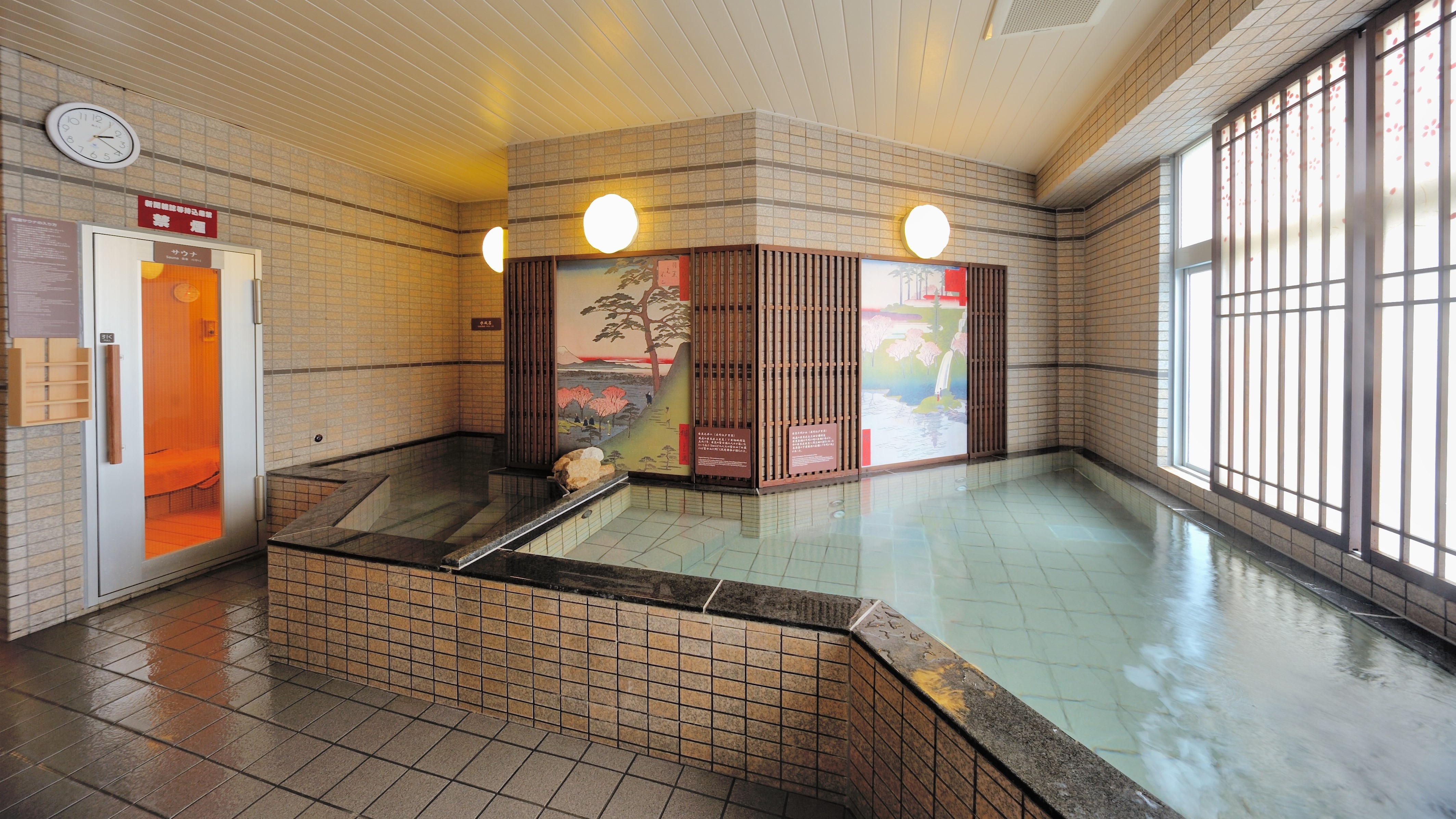 Large communal bath Large communal bath (hot water temperature: 41-42 ℃)