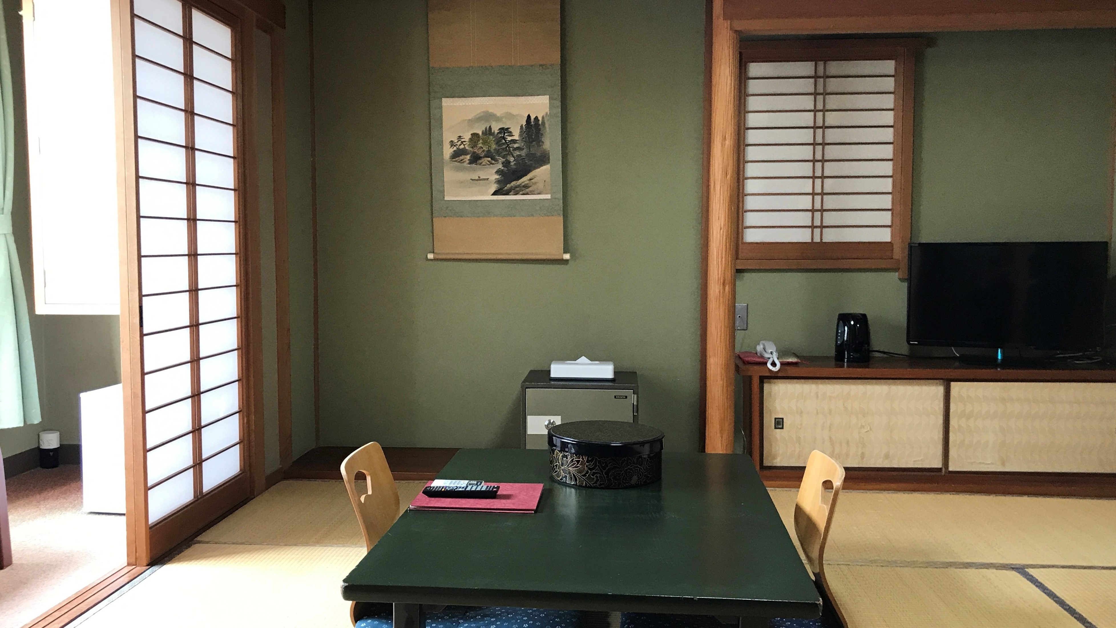 Japanese-style room (7-8 tatami mats)