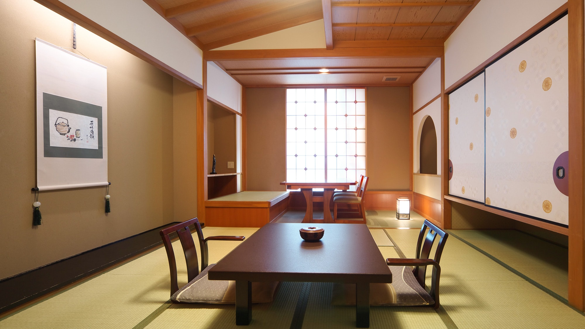 Top floor Japanese-style room <Non-smoking> / Pure Japanese-style 10 tatami Japanese-style room with a double-sink powder room.