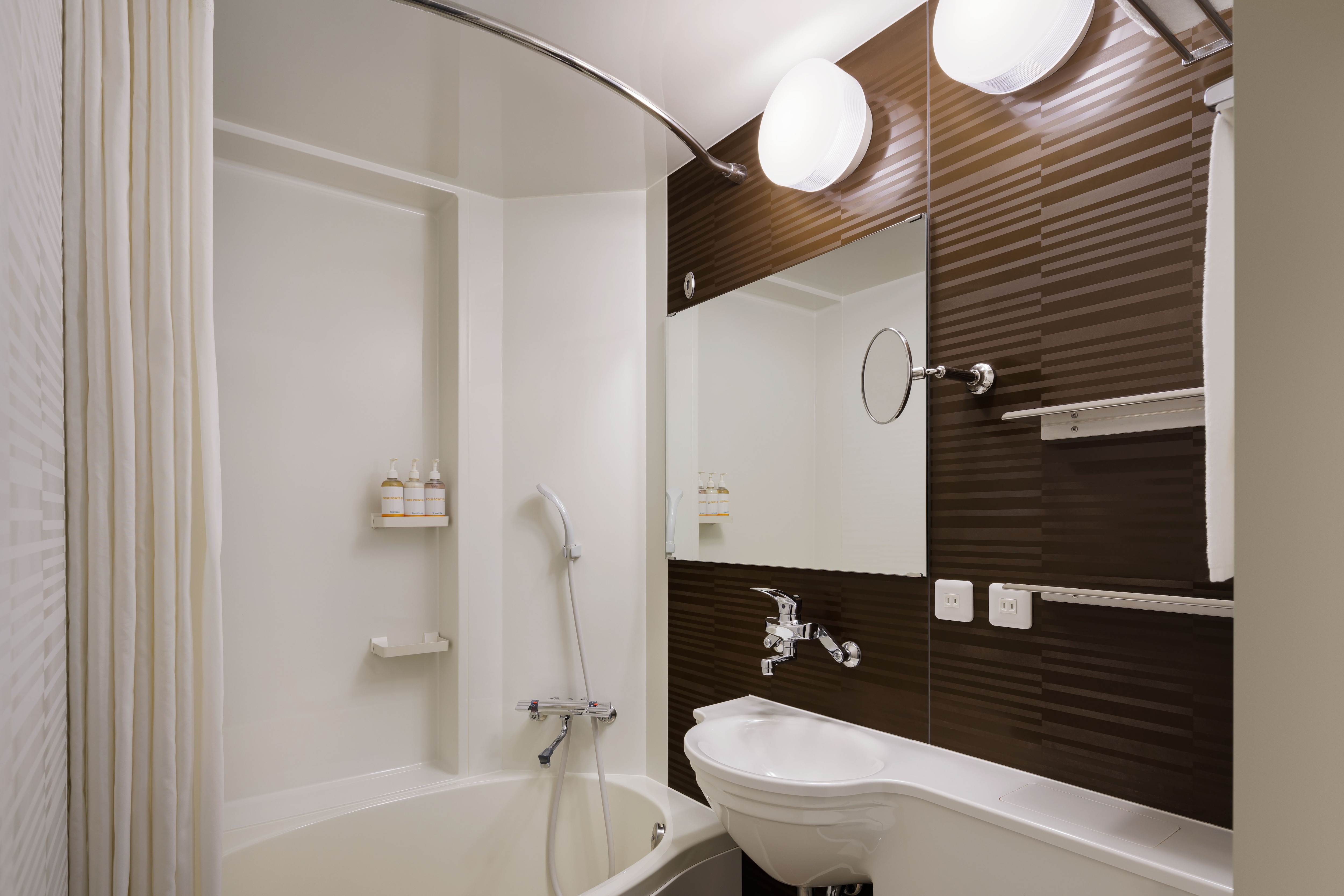 Bathroom (twin room)