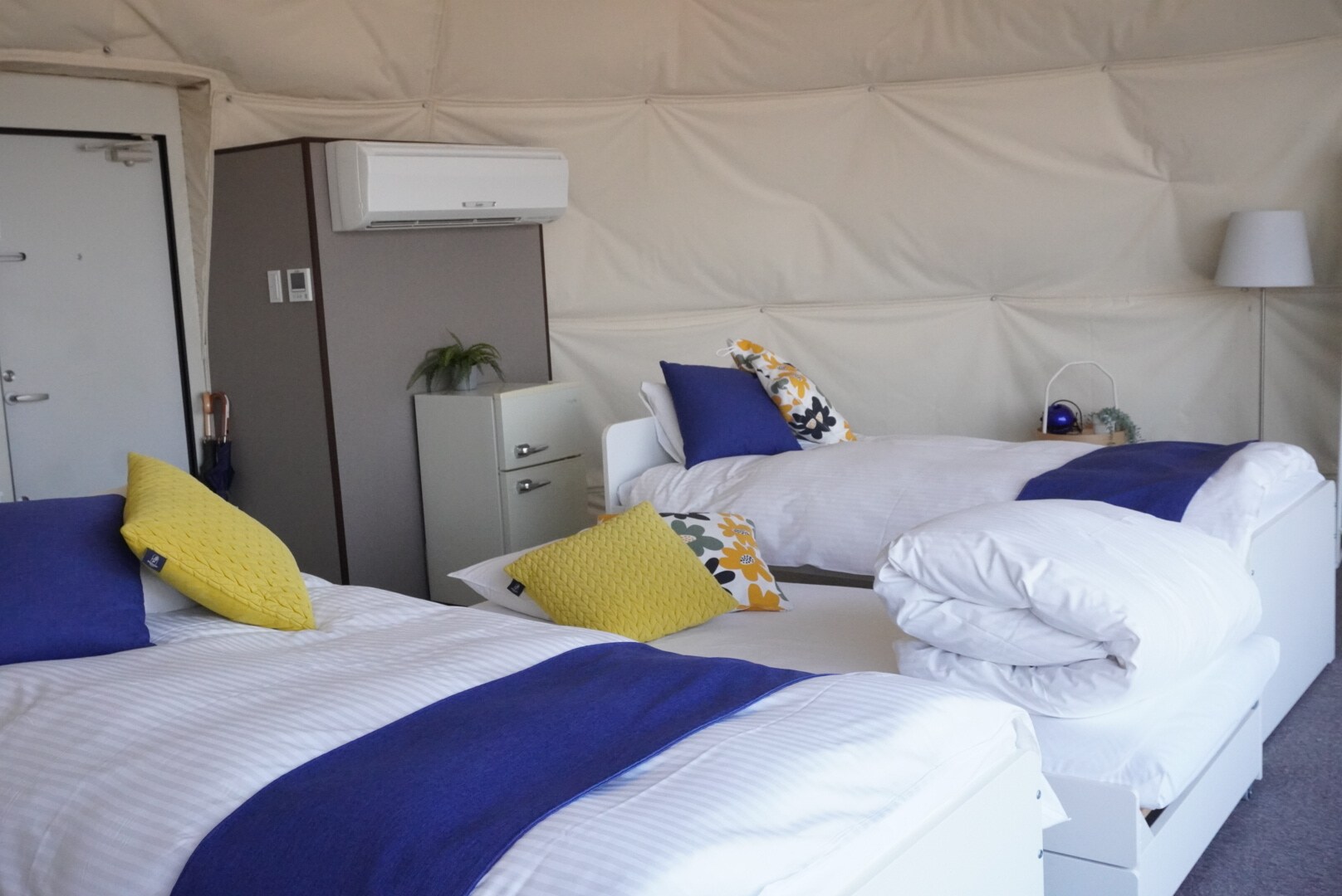 Dome tent interior 2
