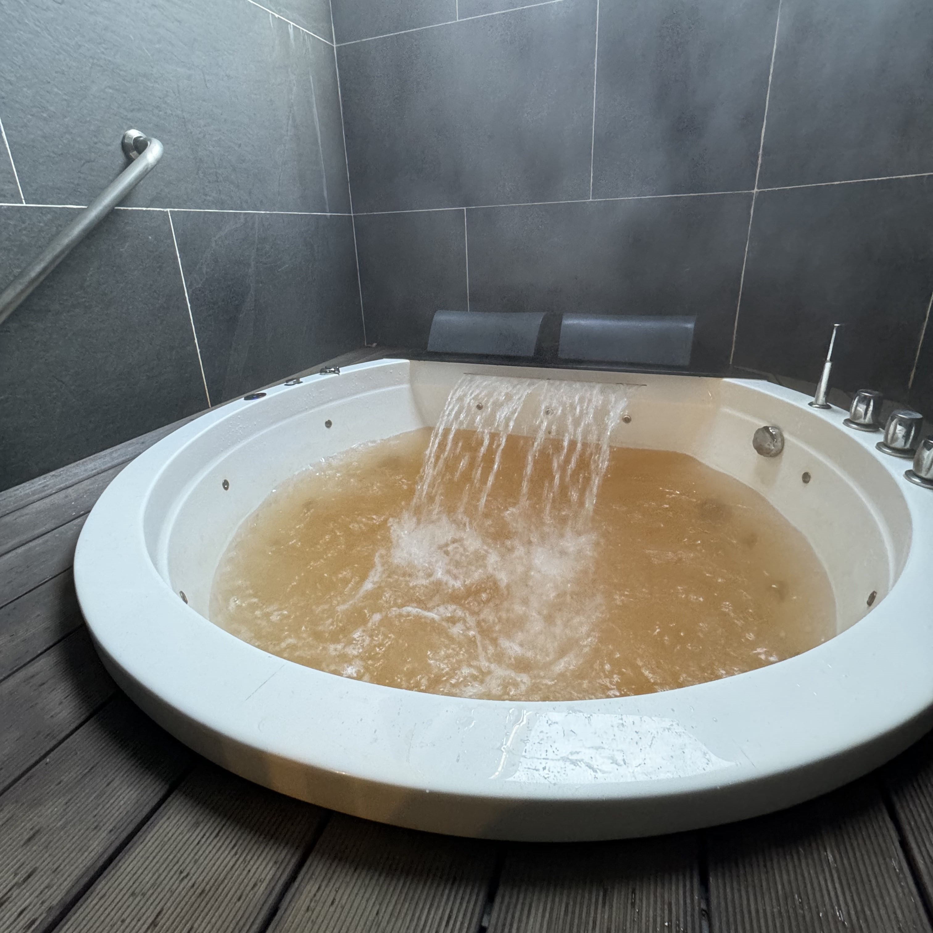 Natural Jacuzzi Hot Spring