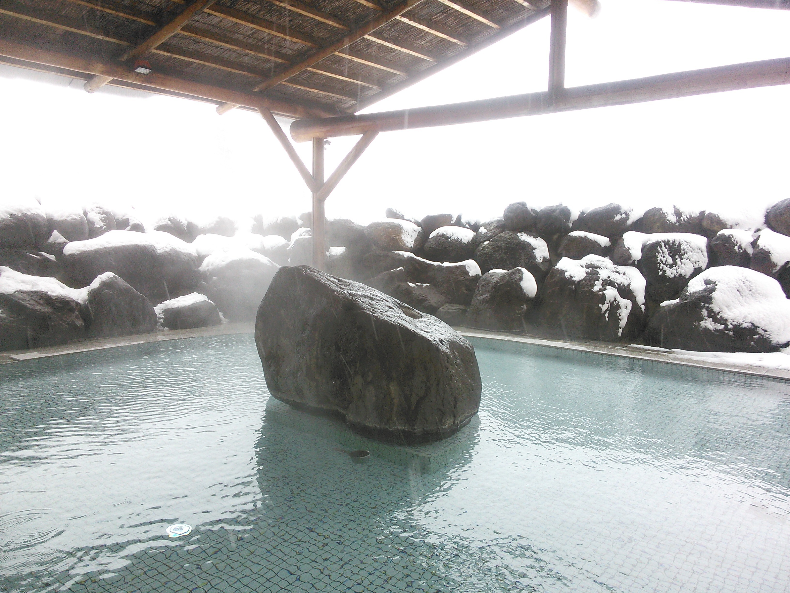 Large open-air bath