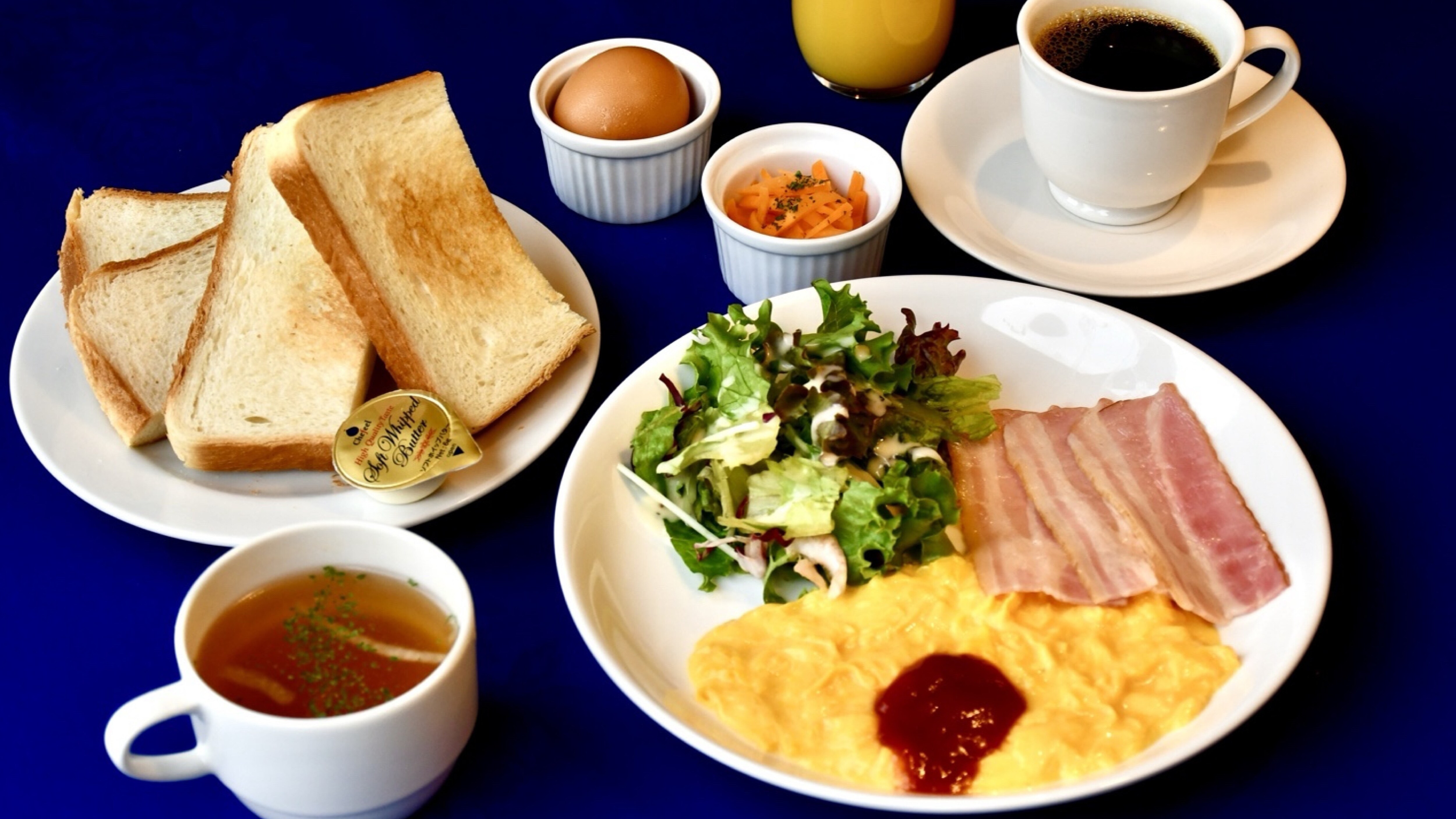 Breakfast: Daily set meal (image)