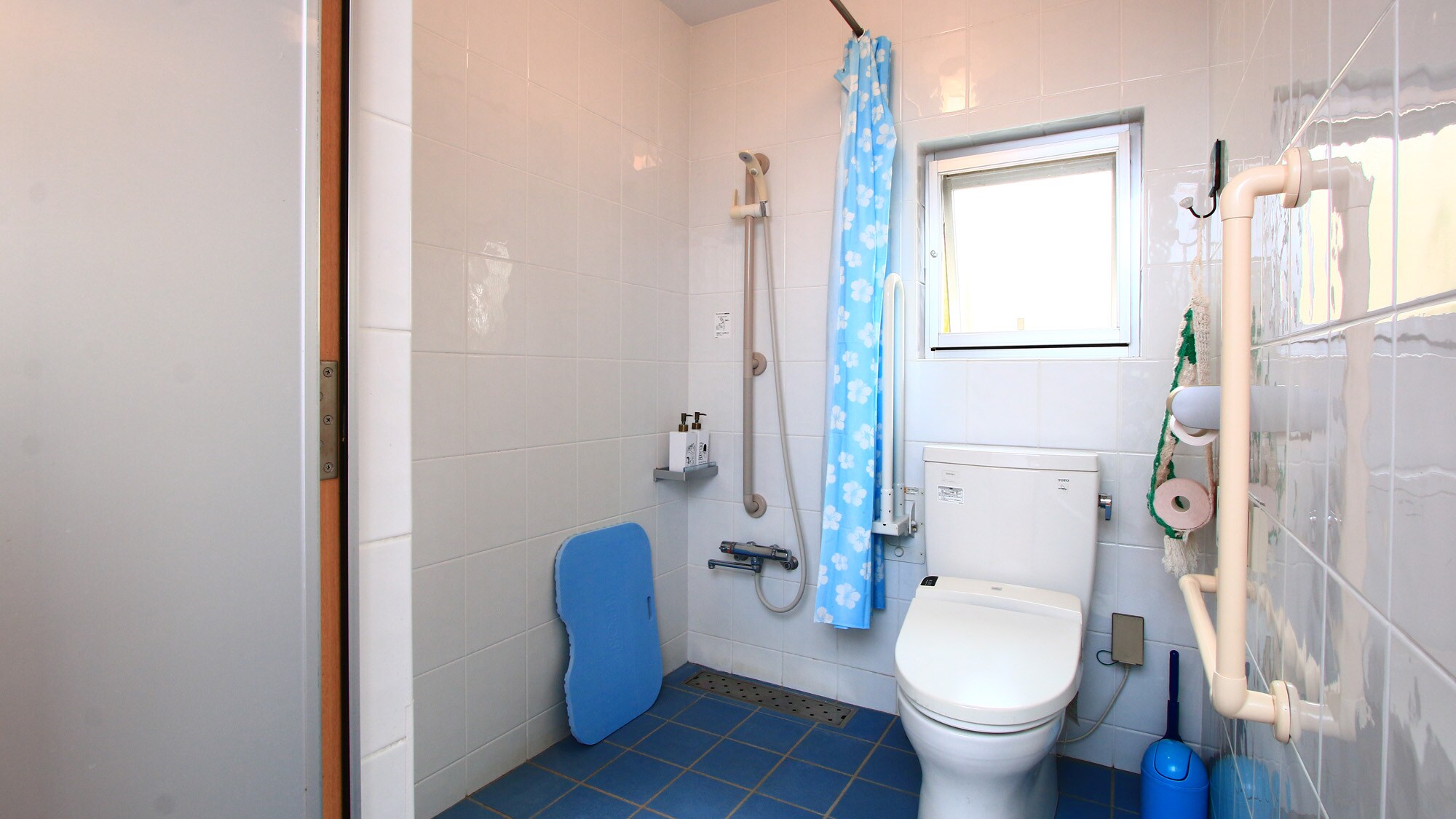 Papagaio Shower and Toilet