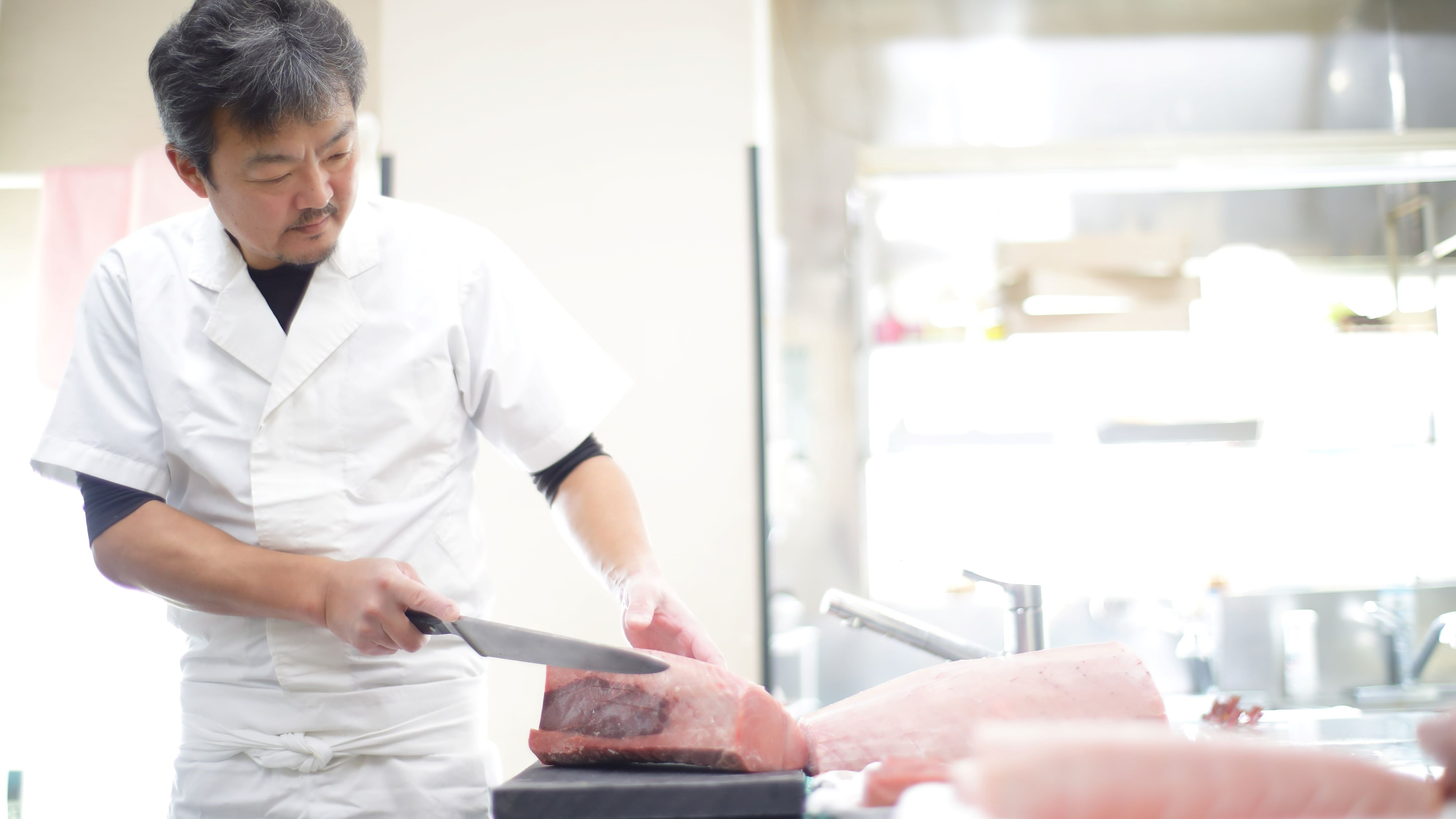 The owner, who is also a fisherman, is in charge of all the cooking. The dishes created by this fish professional have received high reviews♪