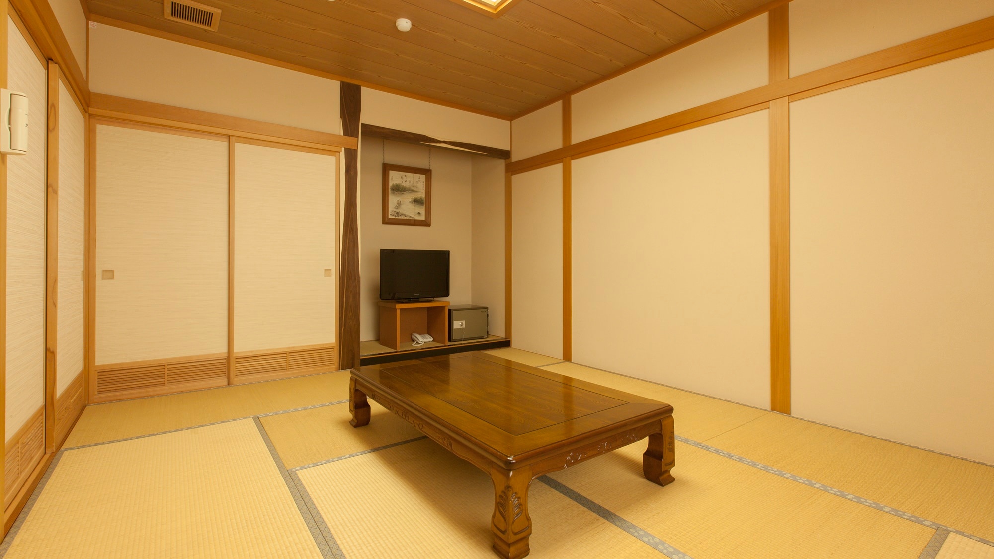 *[Guest room/Main building 8 tatami mats] A purely Japanese-style room that can accommodate up to 2 people.