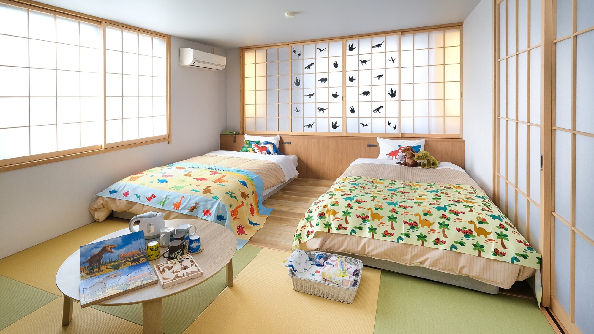 * [Dinosaur Room] A dinosaur-themed room for the whole family to enjoy. Full of dinosaur goods!