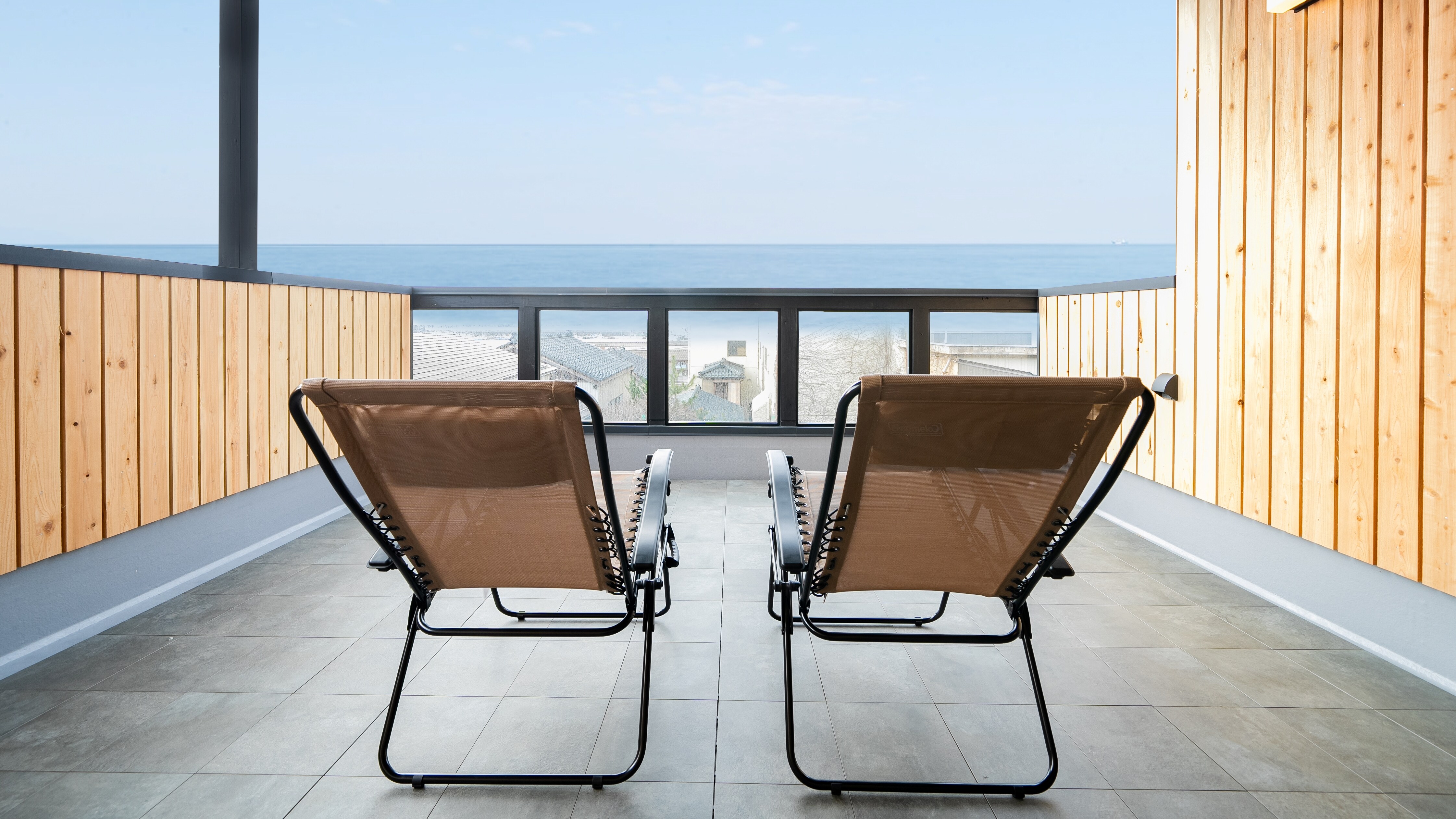 Private sauna "ART" The outdoor bathing space on the second floor offers a panoramic view of the ocean at Teradomari.