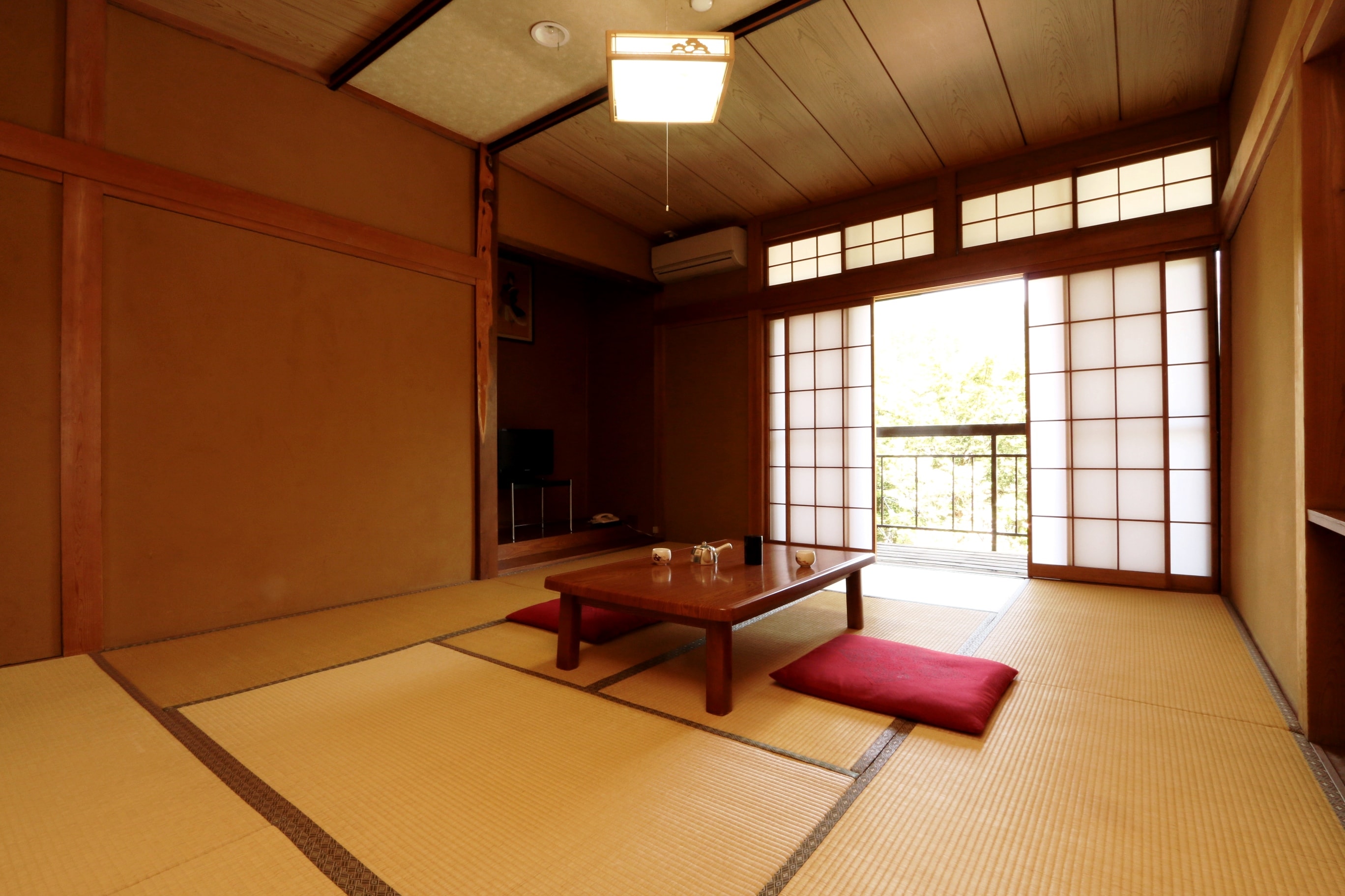 Kamar bergaya Jepang seluas 10 tatami