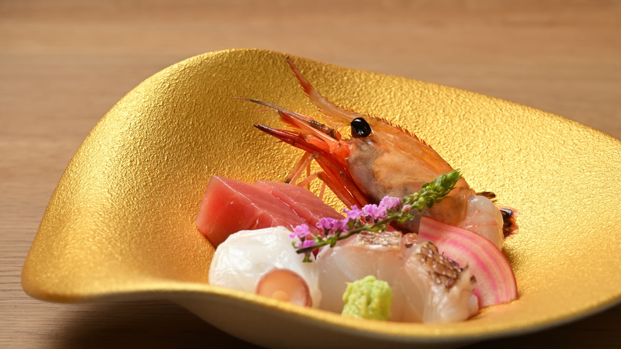 [In-room dining] Special meals available only at Yutaka LUXE are served in your room (examples)