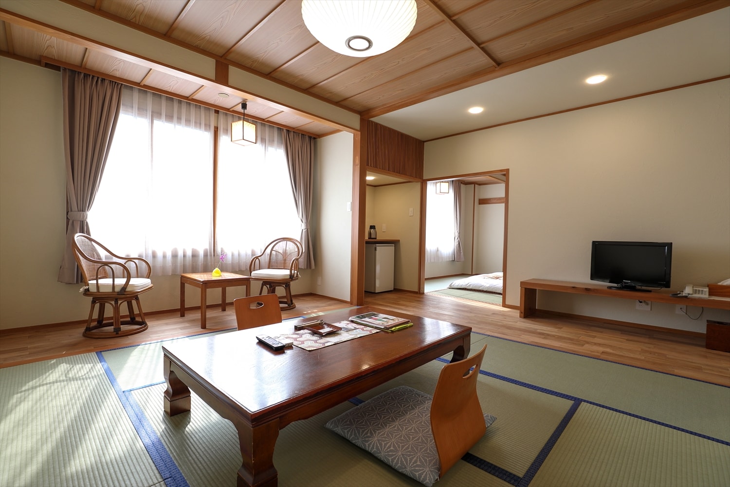 Katsura Room 14 tatami mats + 10 tatami mats (with toilet and shower room)