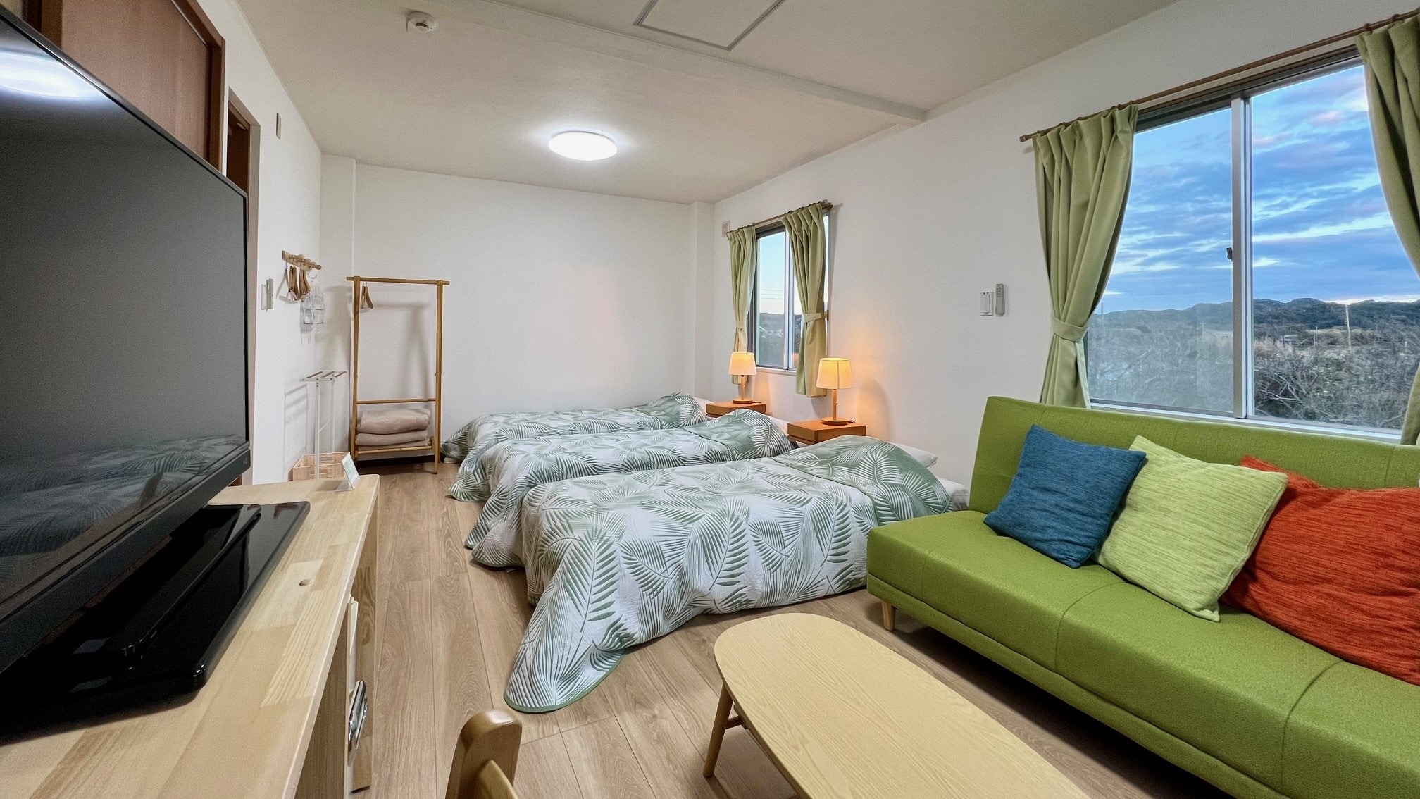 Main building 2nd floor Western-style room for 3 people Japanese-style room for 2 people Connecting room