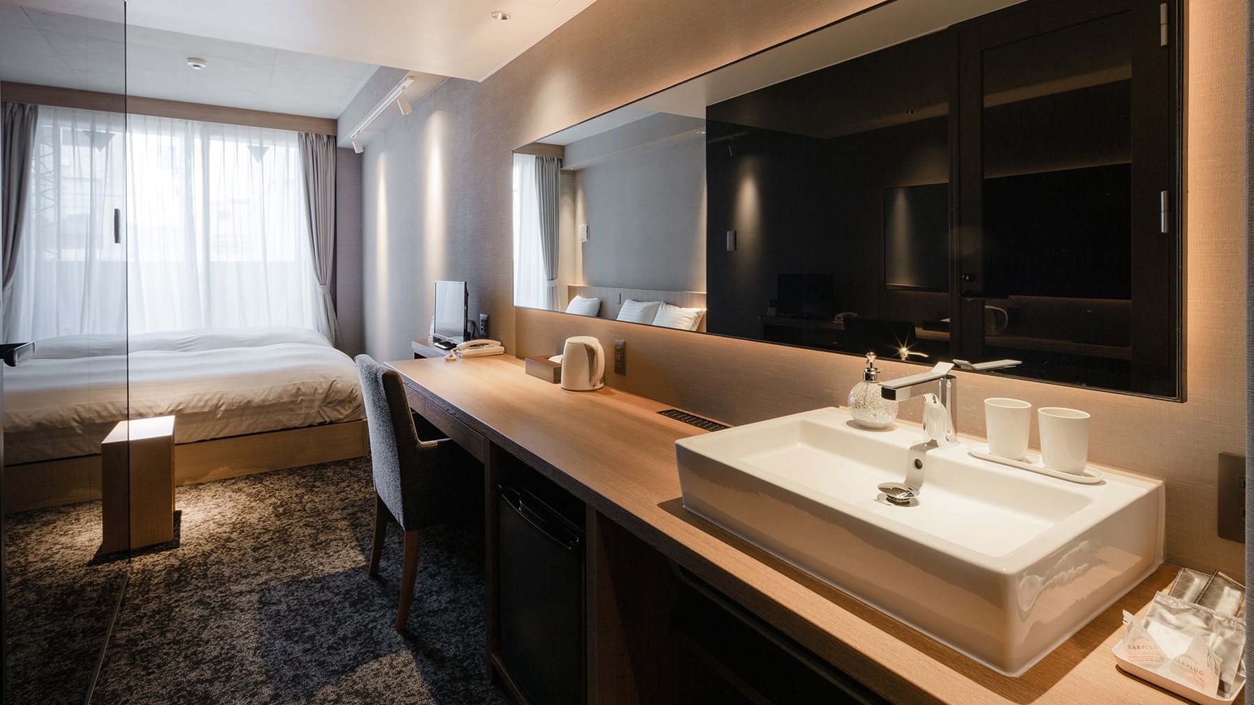 ห้องเตียงแฝด: ในร่ม