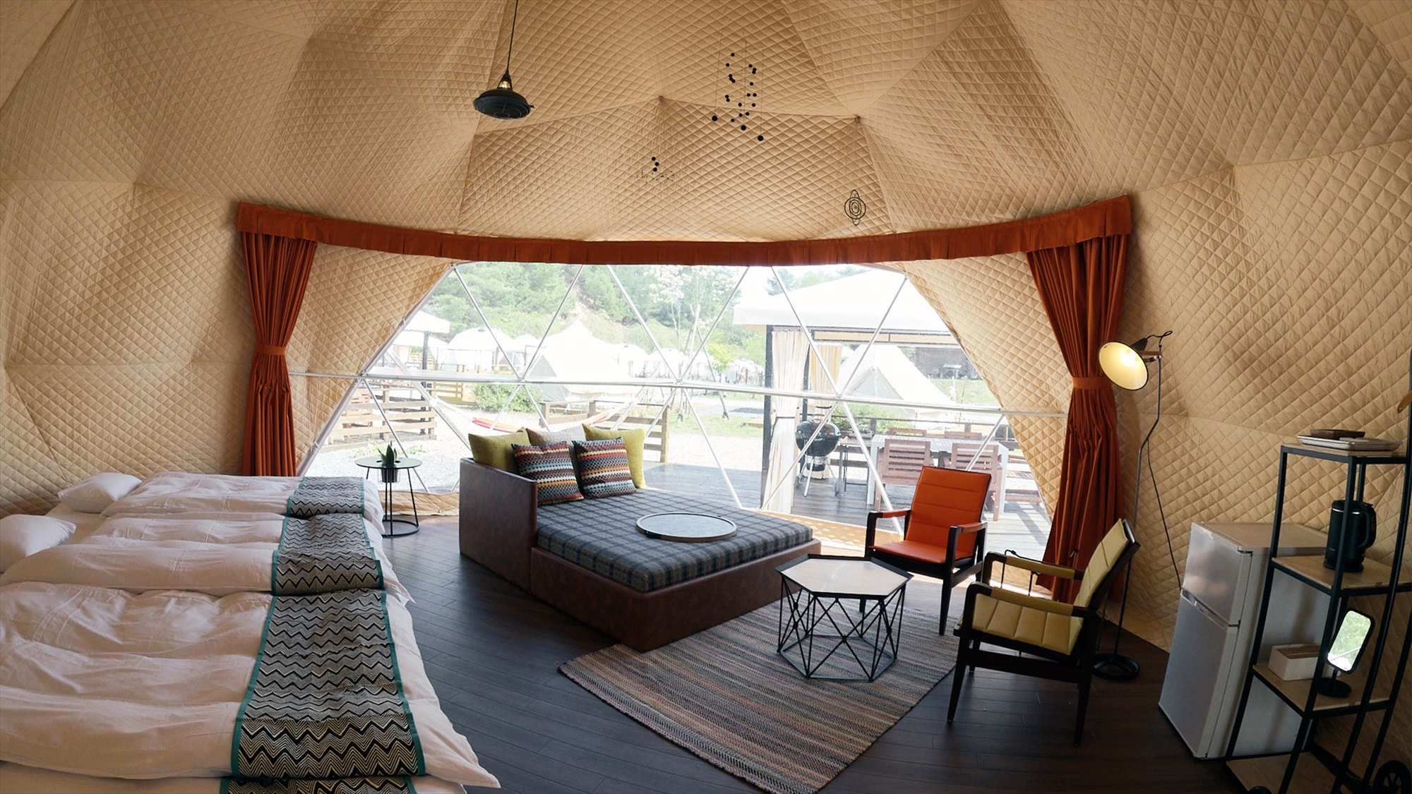 [Dome-AIR DX-] A large dome tent with a diameter of 7m and a size of 30m2. Fully equipped with play equipment, recommended for groups.