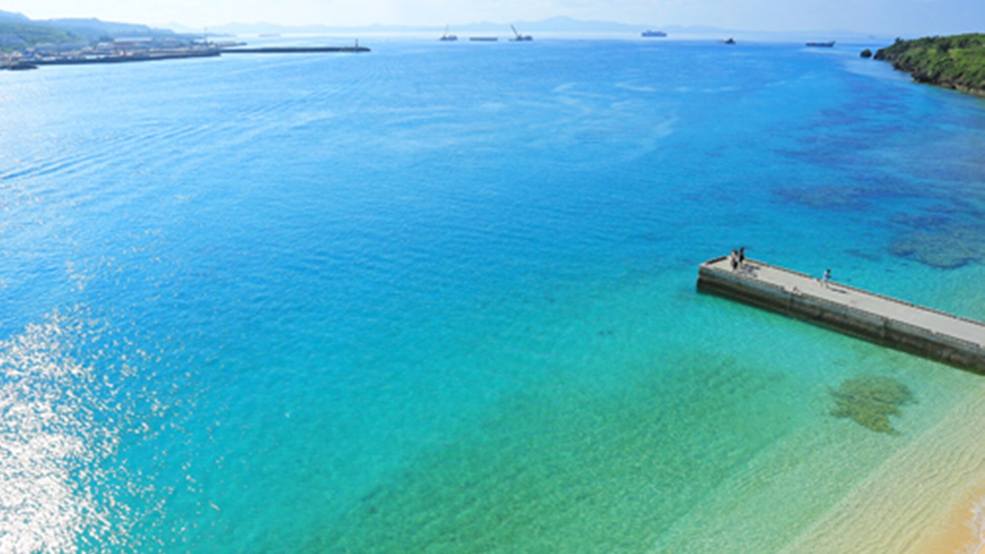 ** 濑底海滩以冲绳本岛的高透明度而闻名。请在放松的时间里治愈♪
