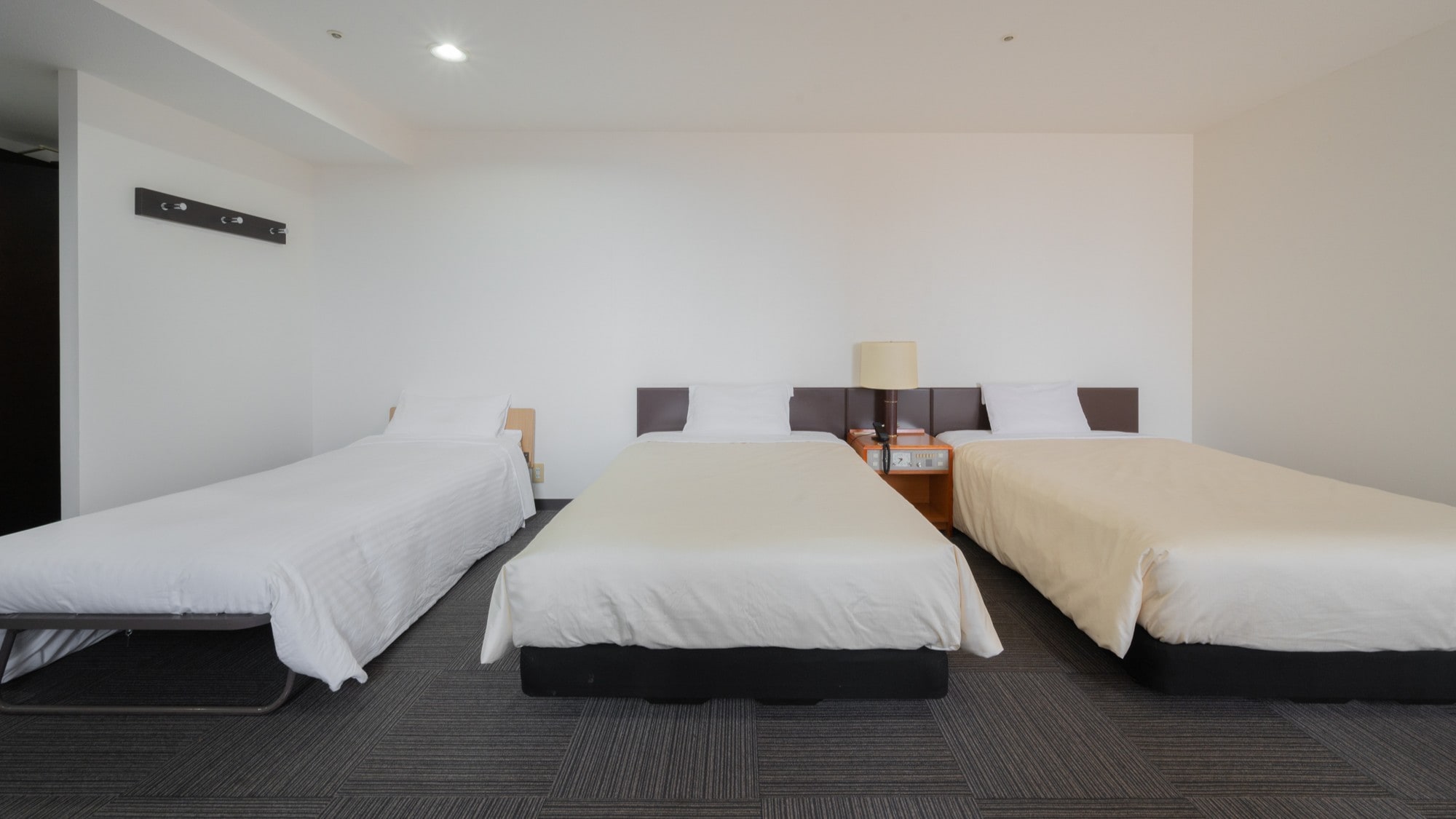 Deluxe Twin (35㎡) Bed width 120cm