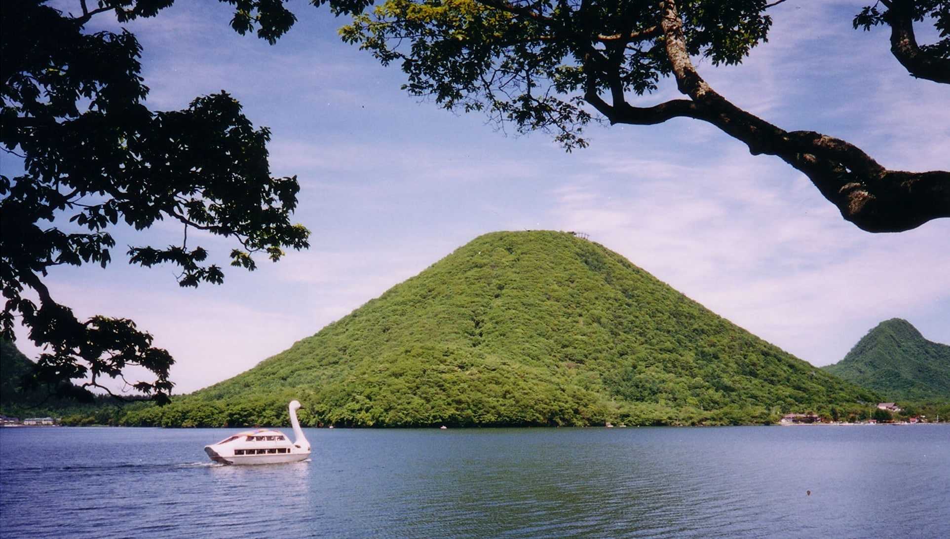 ทะเลสาบฮารุนะ