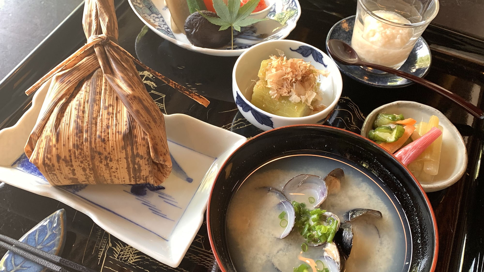 Bữa sáng trên đường Bông, thơm mùi bia