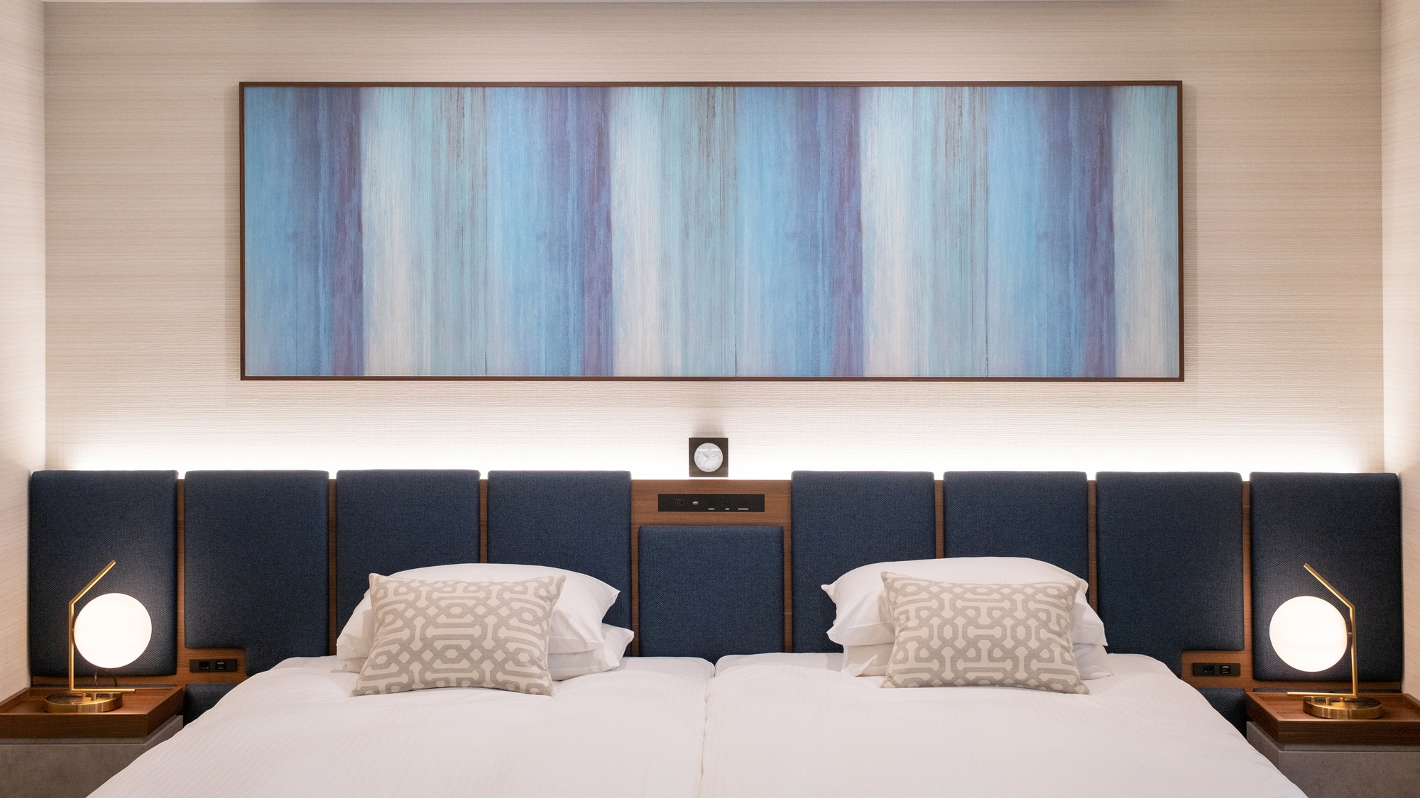 Grand cottage (48 sqm) Blue bedboard with the image of the blue sea of Okuma