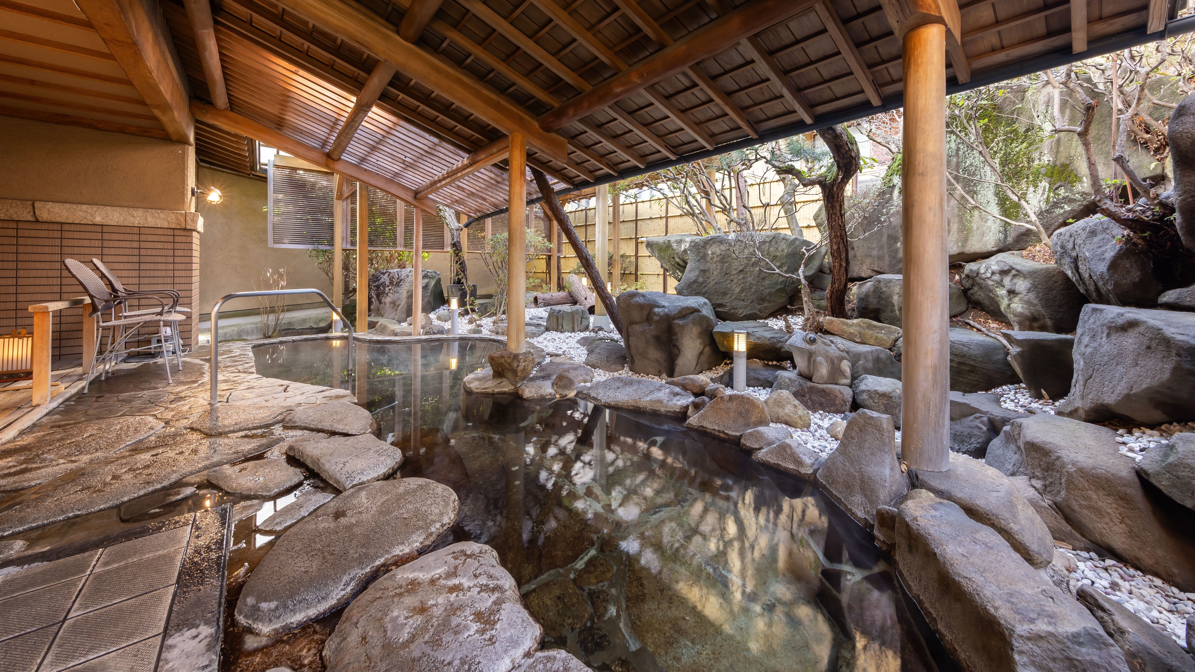 Large public bath, indoor bath <Hirame no Yu (Flounder Bath)>
