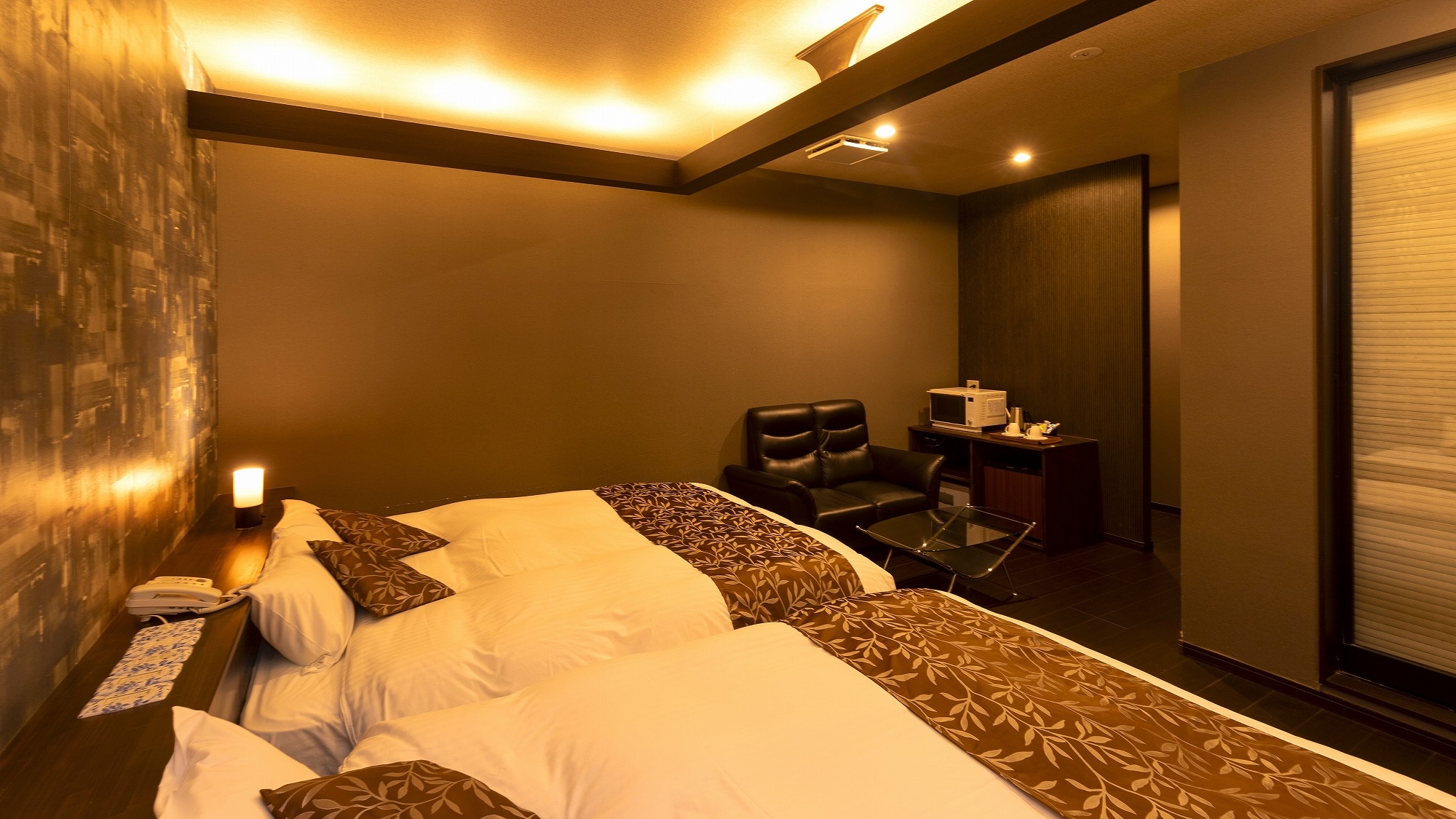 [Modern guest room] With open-air bath (with ceramic or stone bath)