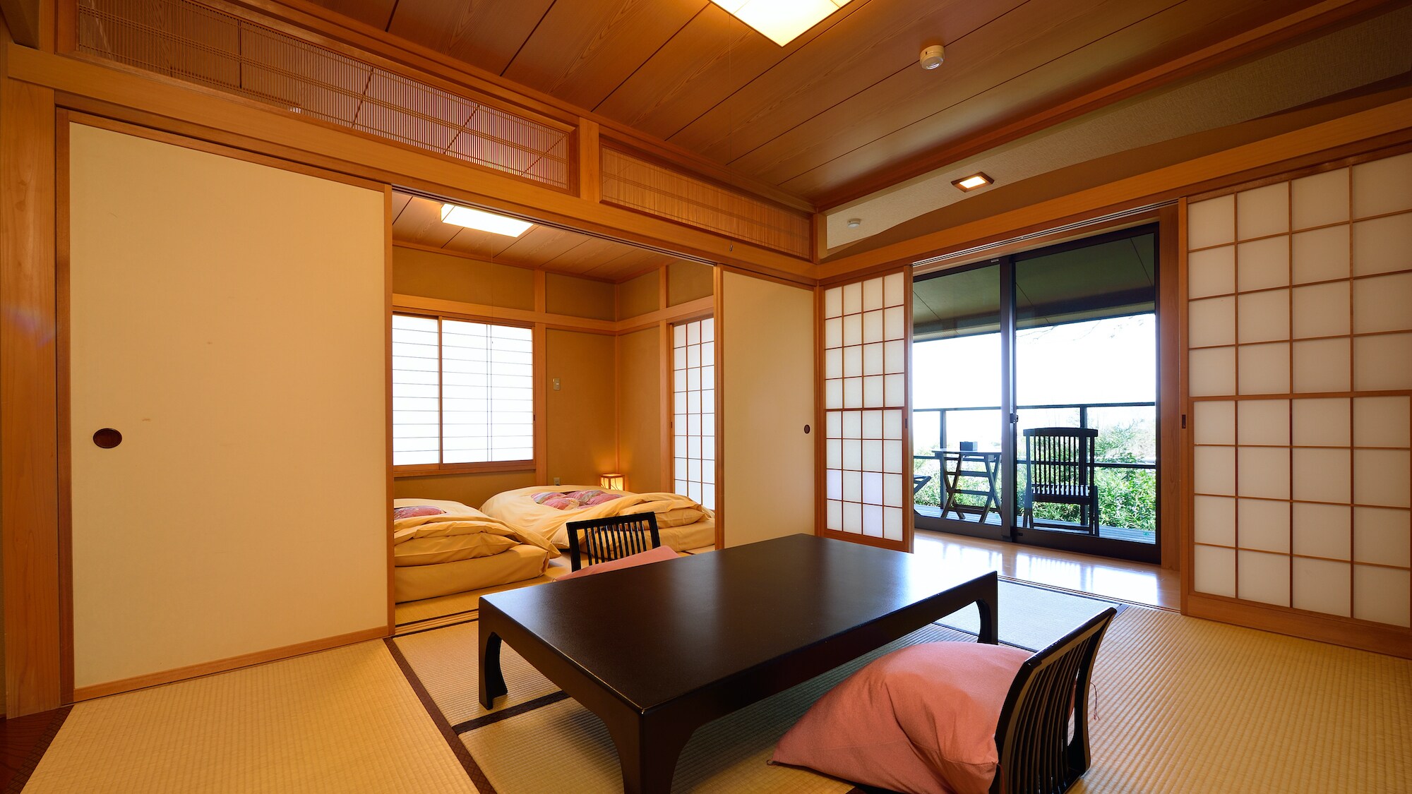 Japanese-style room (8 tatami mats + 6 tatami mats)
