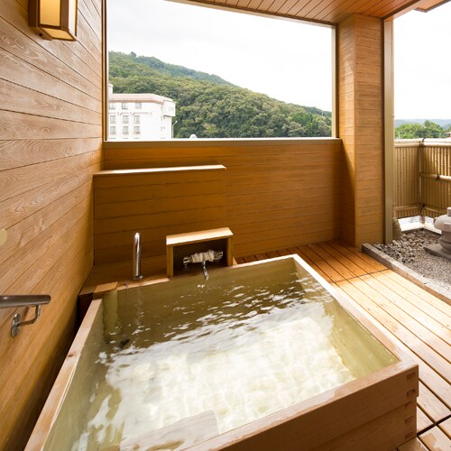  【高野真紀露天浴池特別房間】帶客廳和臥室的日式房間