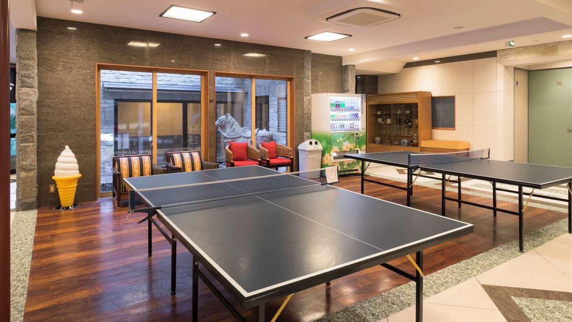 You can also enjoy table tennis for 500 yen for 30 minutes!