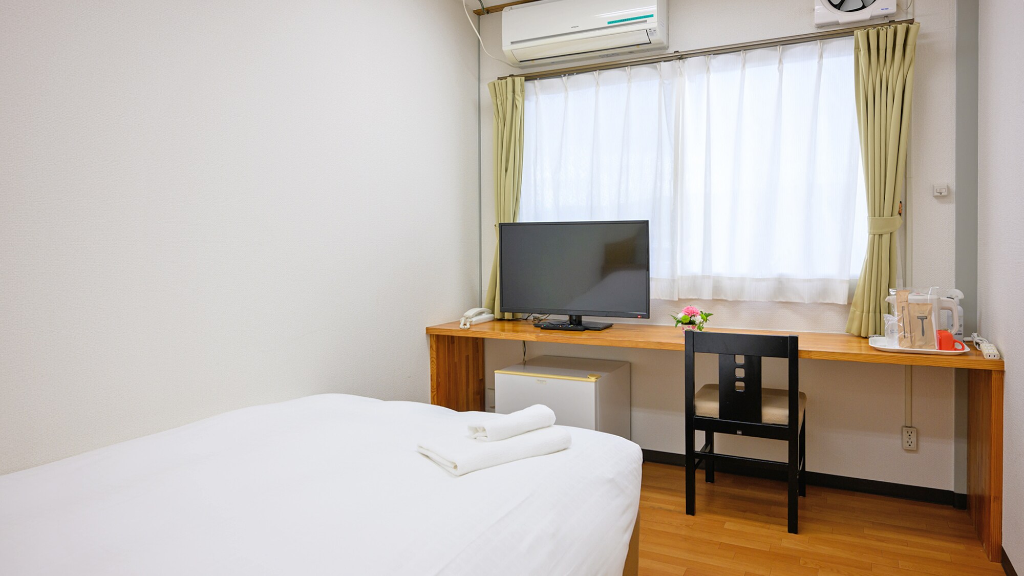 [Example of a guest room (with TV)] Rooms with cushioned flooring (flooring style) are very popular!