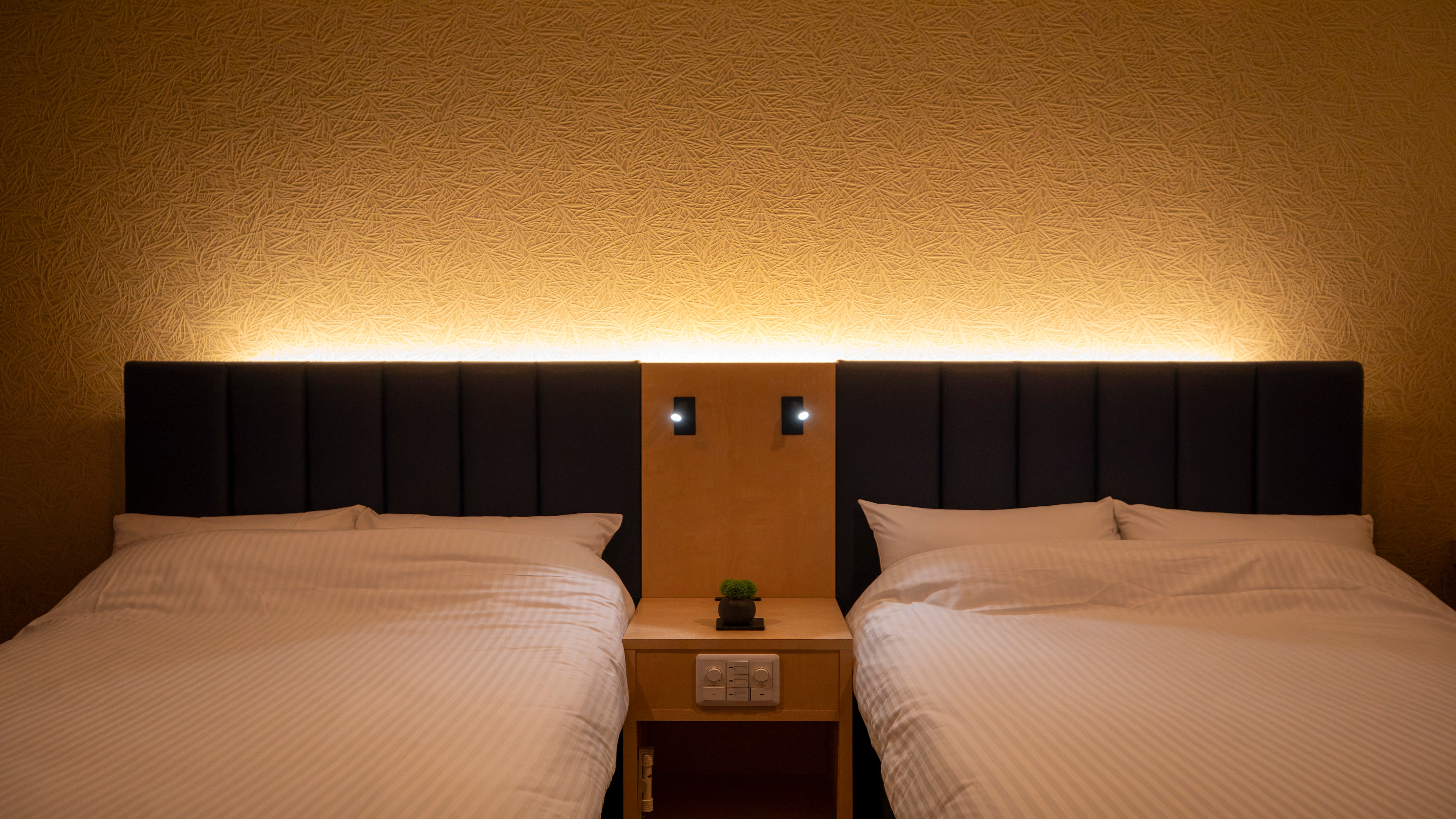 [Suite Room 2nd Floor - L] Japanese/Western Style Twin Bedroom - 32㎡