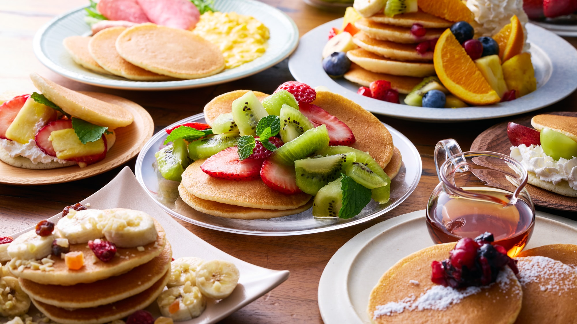 Add some personality to your morning pancakes by combining cream, jam, and toppings to create your own unique style.