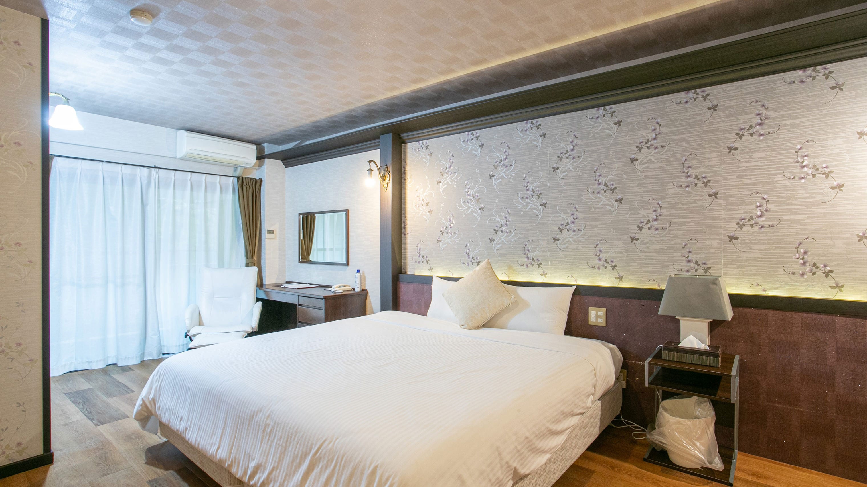 [Non-smoking] King Double Room