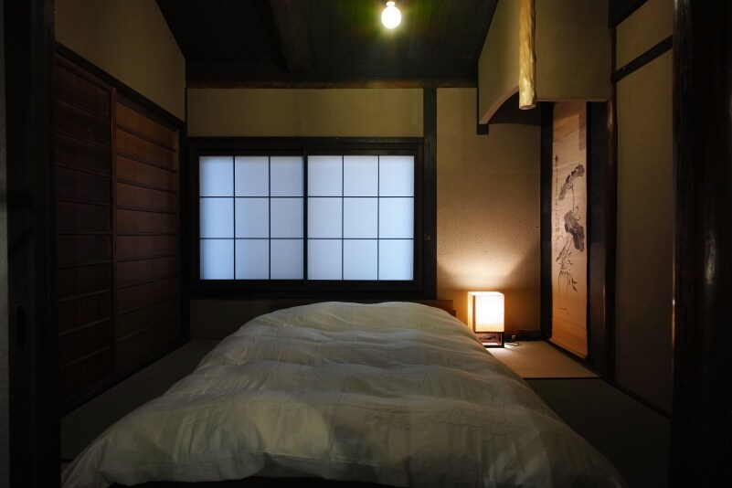 Japanese-style room
