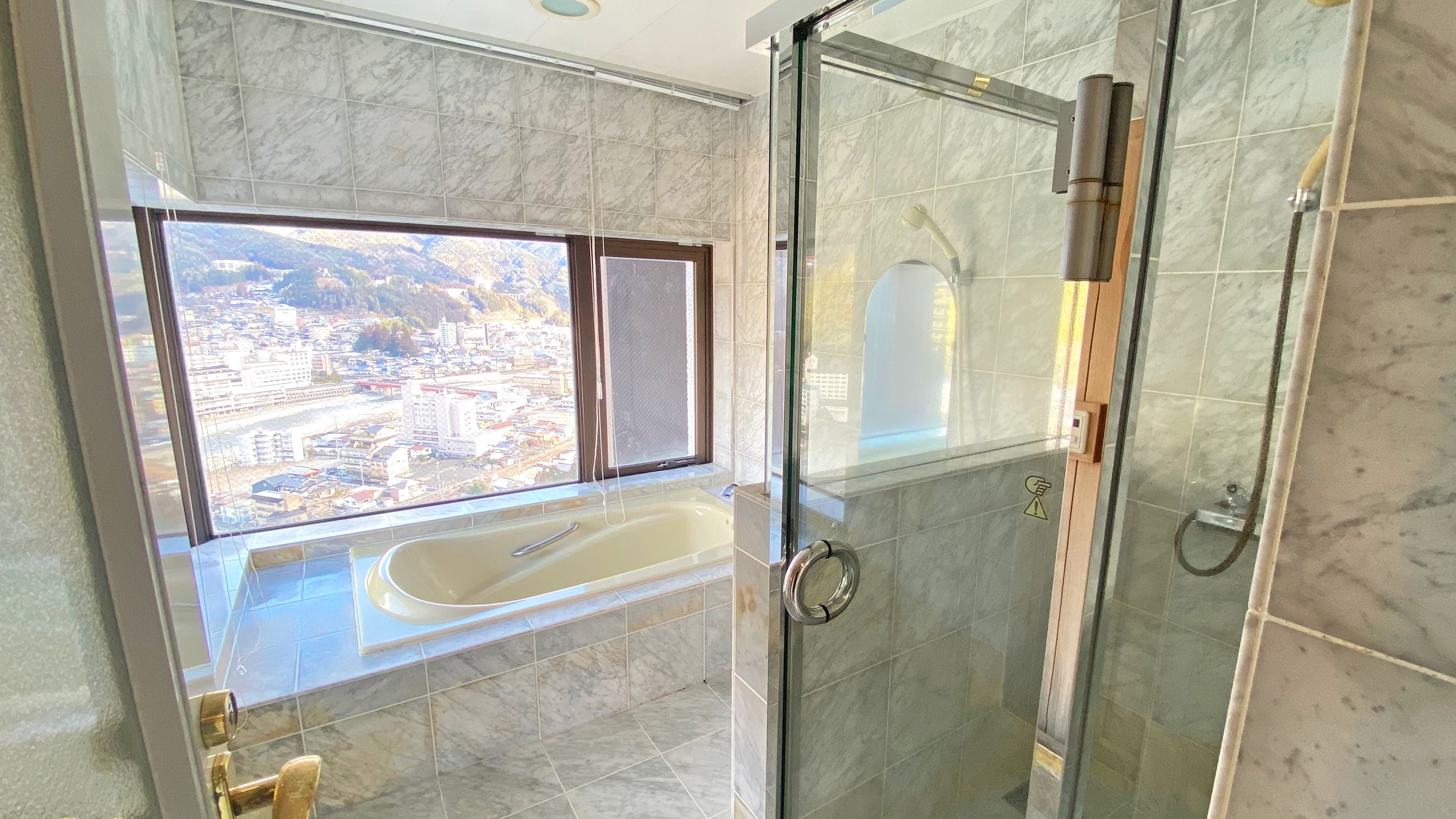 [Room] Royal Maisonette Suite (15th floor Imperial) Indoor bath surrounded by marble