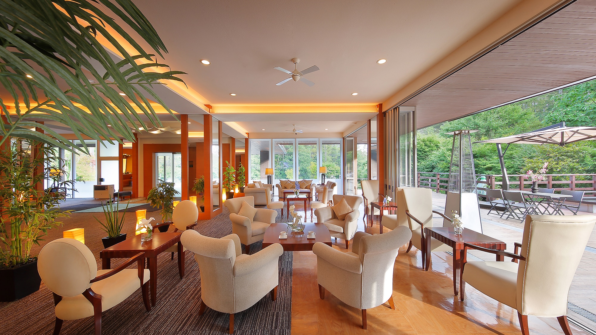 [Lounge Musim Panas]