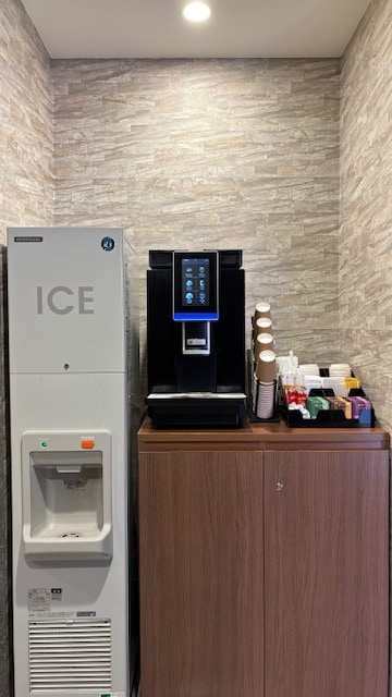 24時間ドリンクコーナー(コーヒー・カフェラテ・カプチーノ・緑茶・紅茶)　製氷機