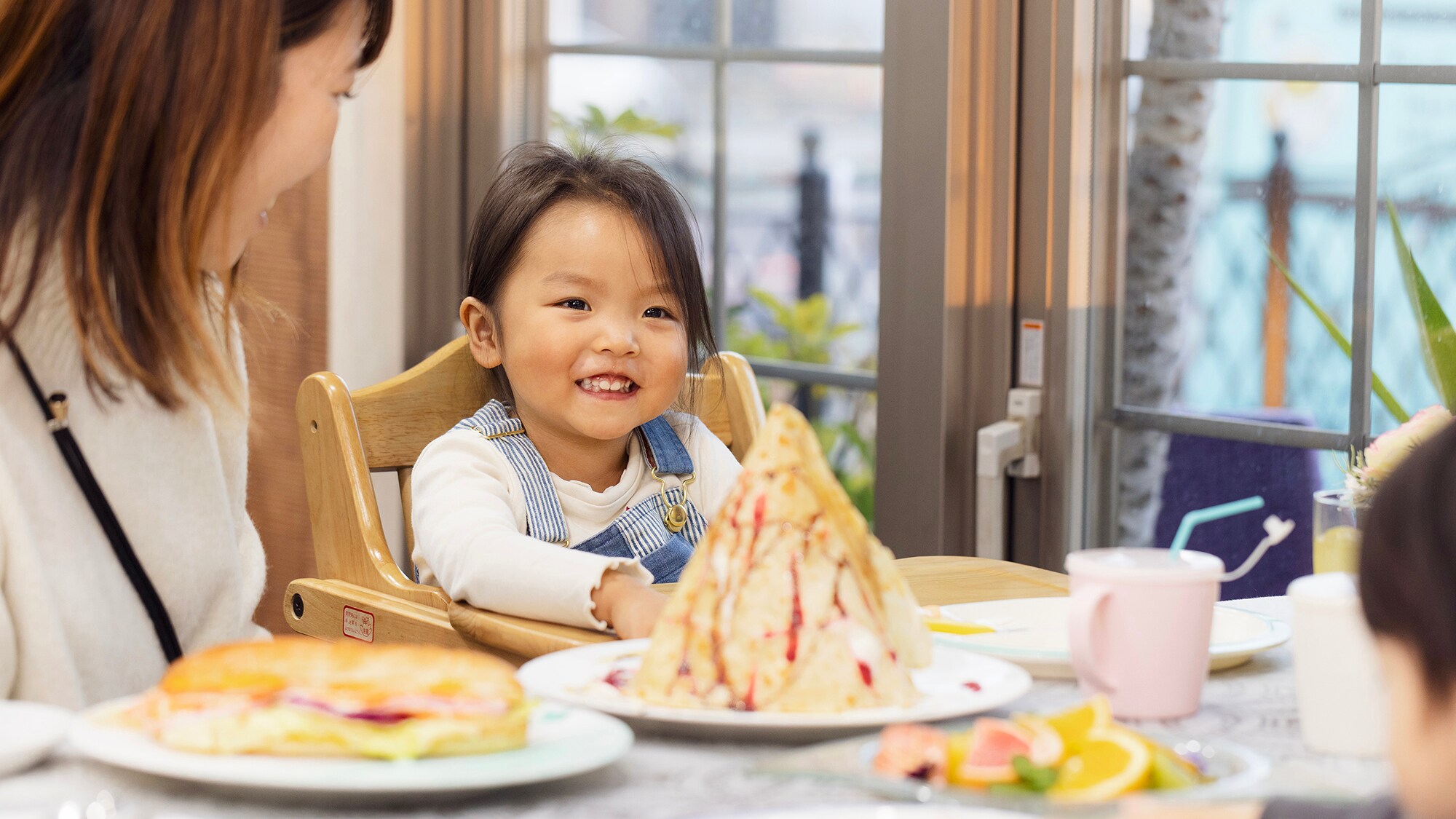 [ทริปครอบครัว ★ เรตติ้งสูง] ไม่เพียงแต่จะได้ลิ้มรสชาติอาหารเท่านั้น แต่ยังได้ชมด้วยสายตาอีกด้วย รับรองว่าไม่เบื่อ♪