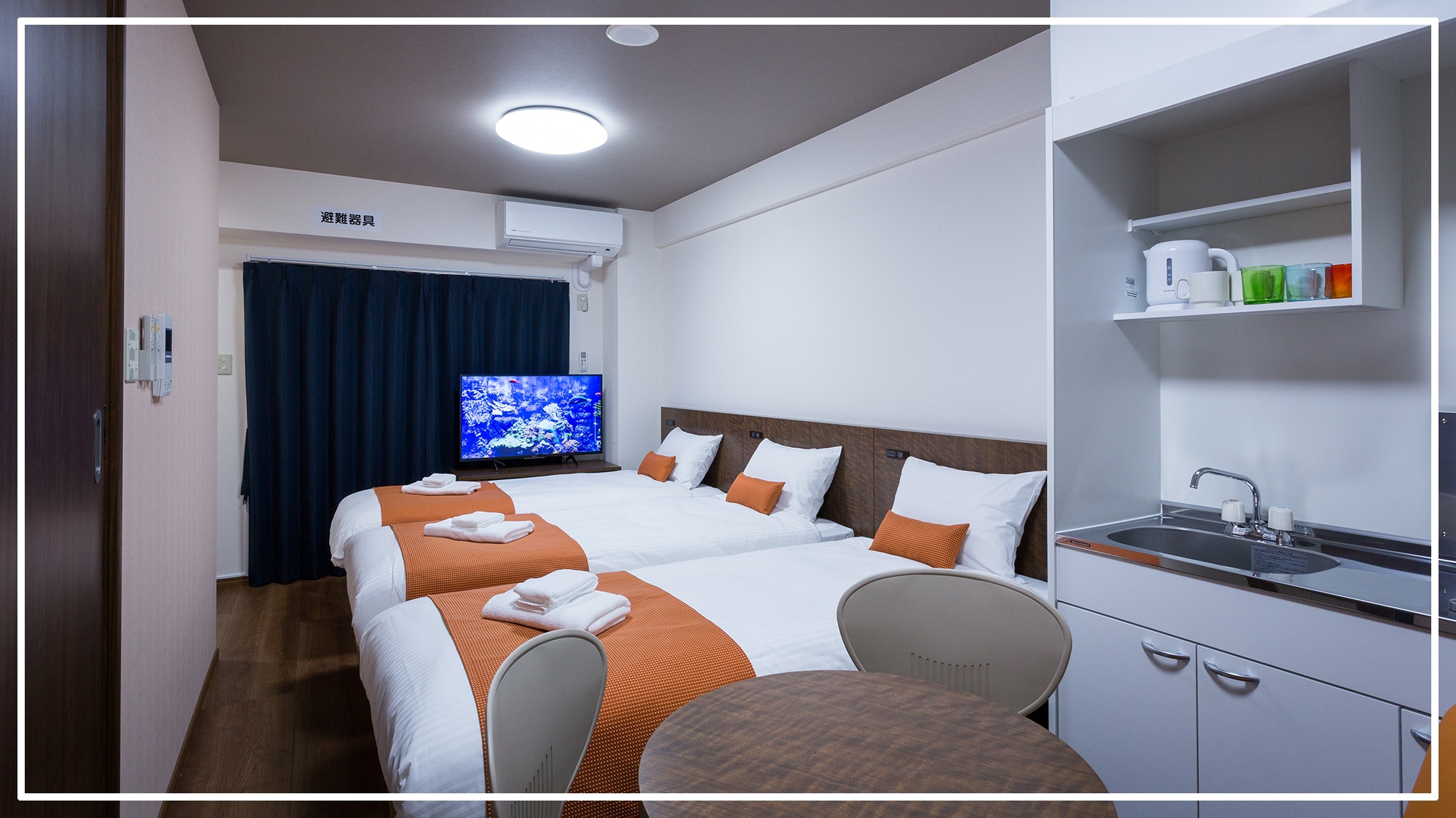 [Joy Triple] 25.2㎡ 3 comfortable French beds lined up, perfect for a good friend's trip!