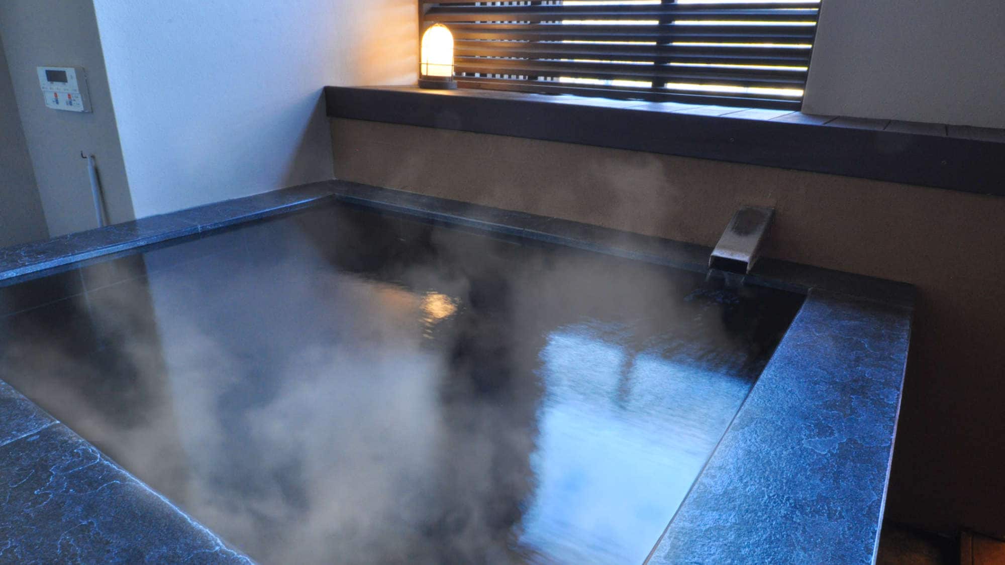 Top floor Japanese-Western style room